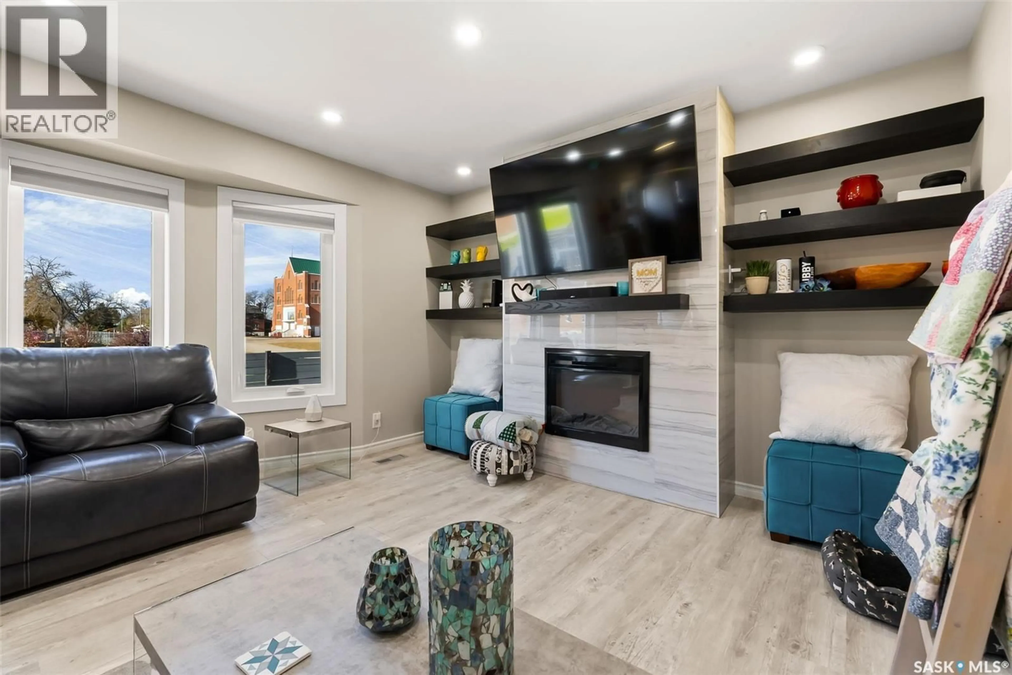 Living room with furniture, unknown for 421 2ND AVENUE, Odessa Saskatchewan S0G3S0