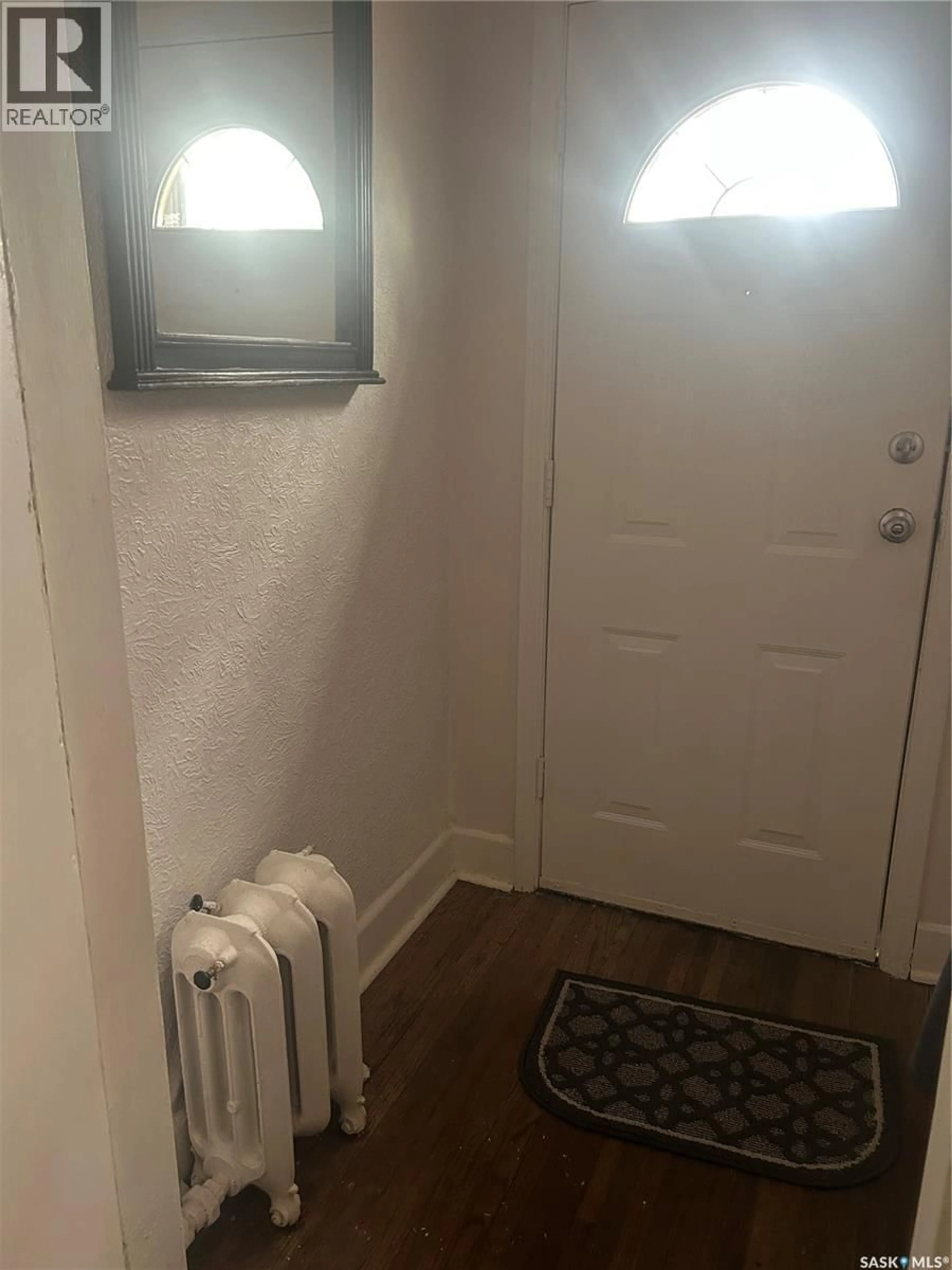 A pic of a room for 919 C AVENUE, Saskatoon Saskatchewan S7L1W7