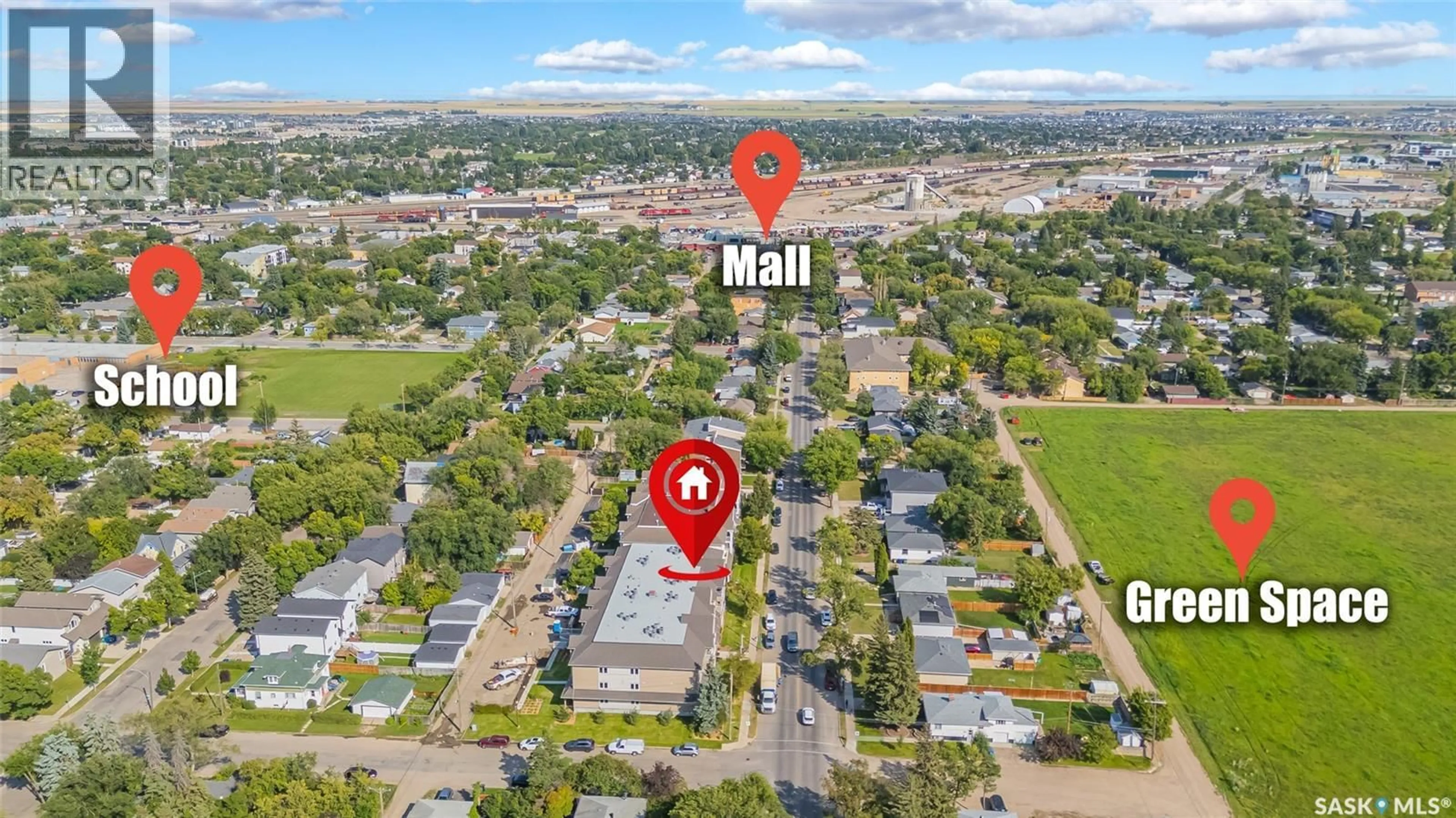 A pic from outside/outdoor area/front of a property/back of a property/a pic from drone, street for 203 - 318 108TH STREET, Saskatoon Saskatchewan S7N1P8