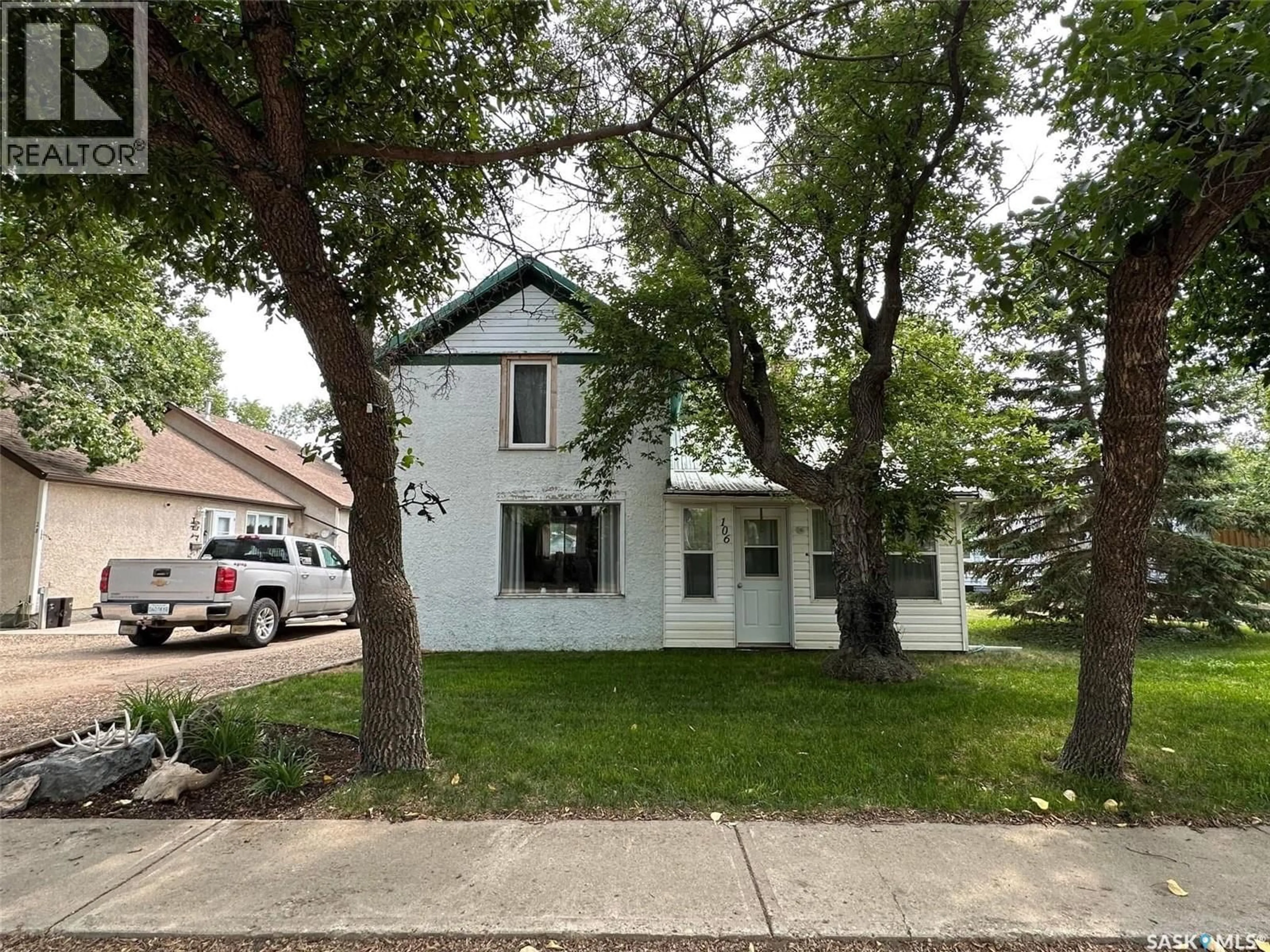 Unknown for 106 3RD AVENUE, Mossbank Saskatchewan S0H3G0