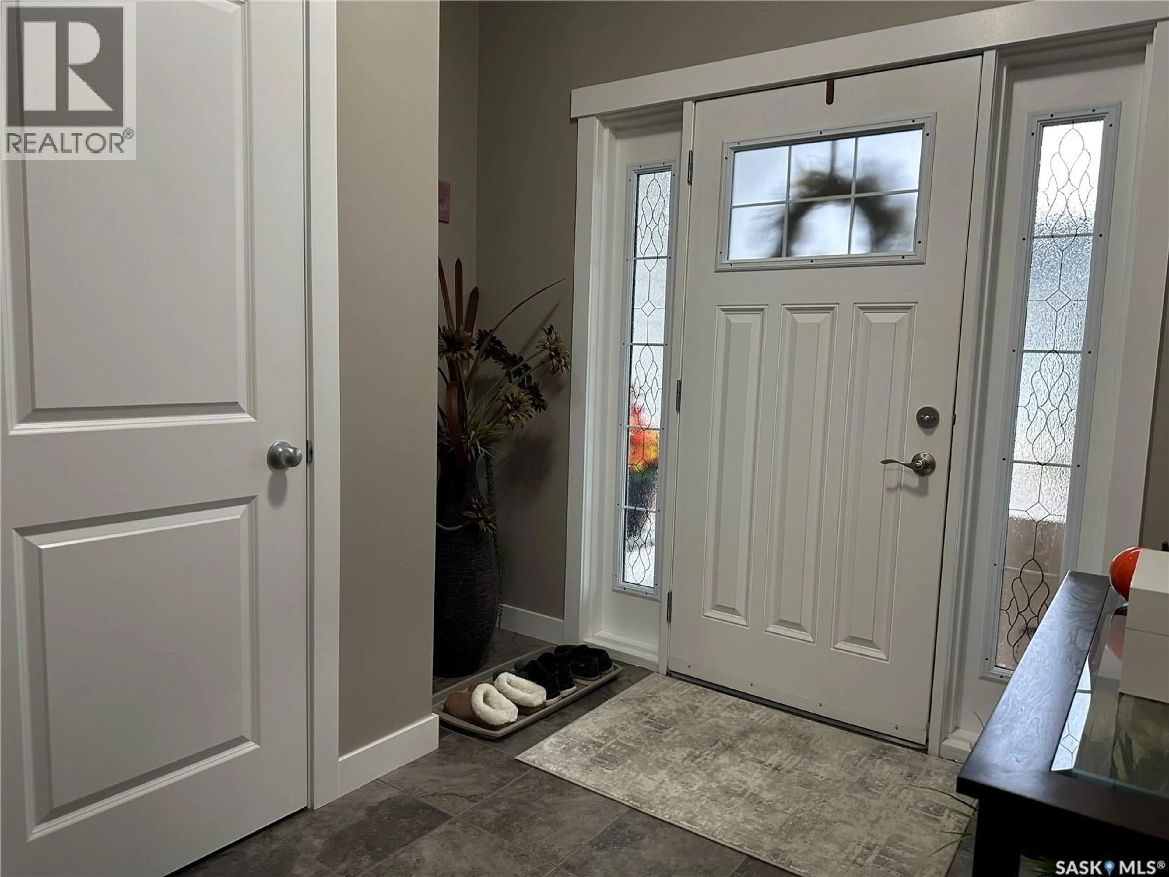 Indoor entryway for 8 - 840 5TH STREET, Weyburn Saskatchewan S4H3P2