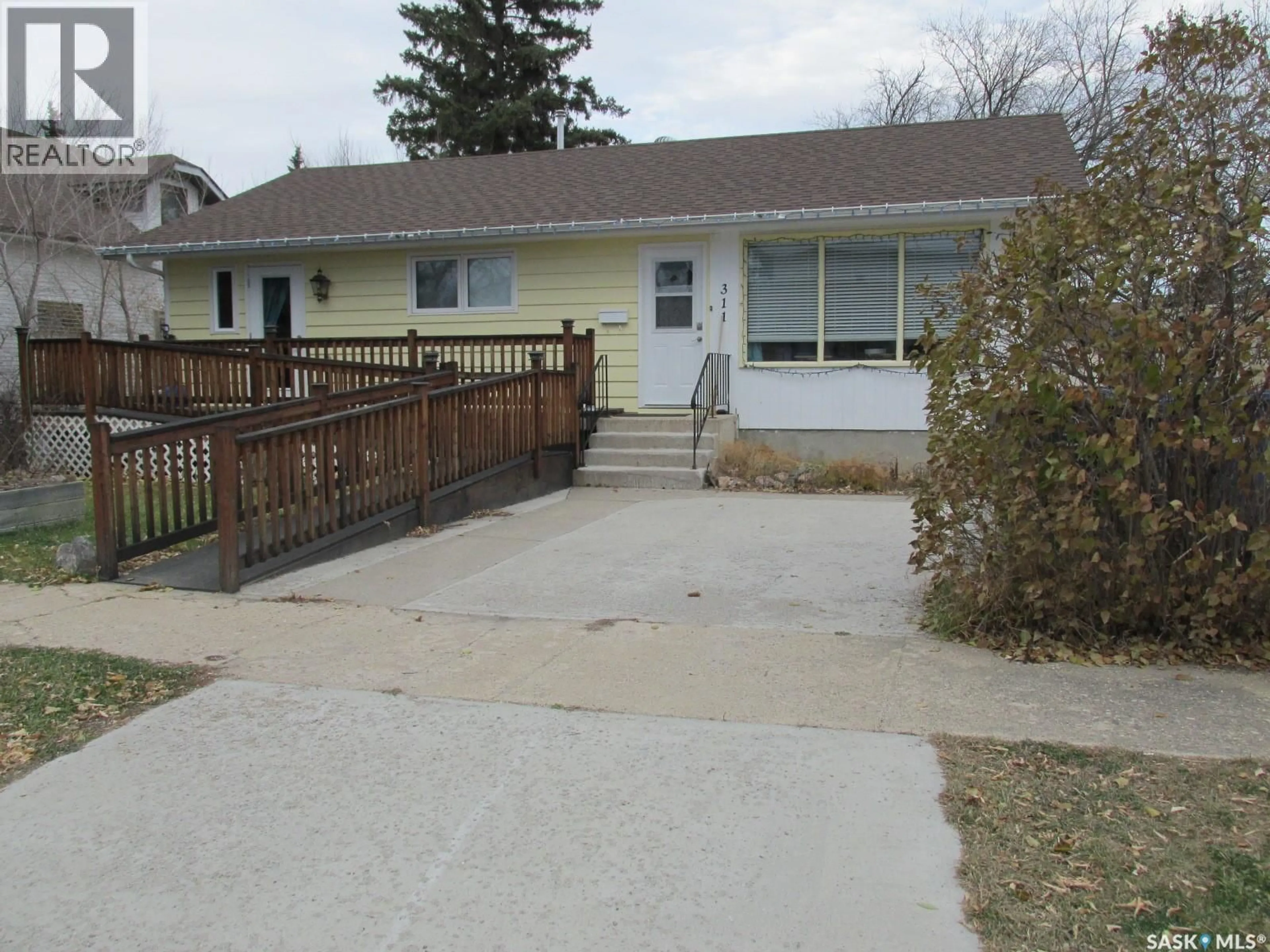 Unknown for 311 1ST STREET, Nipawin Saskatchewan S0E1E0