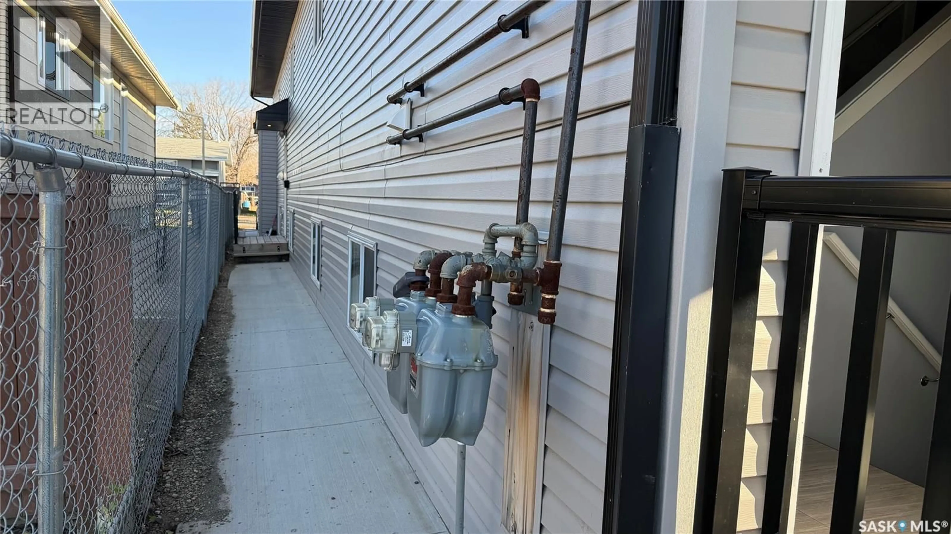 Unknown for 231 S AVENUE N, Saskatoon Saskatchewan S7L2Z7