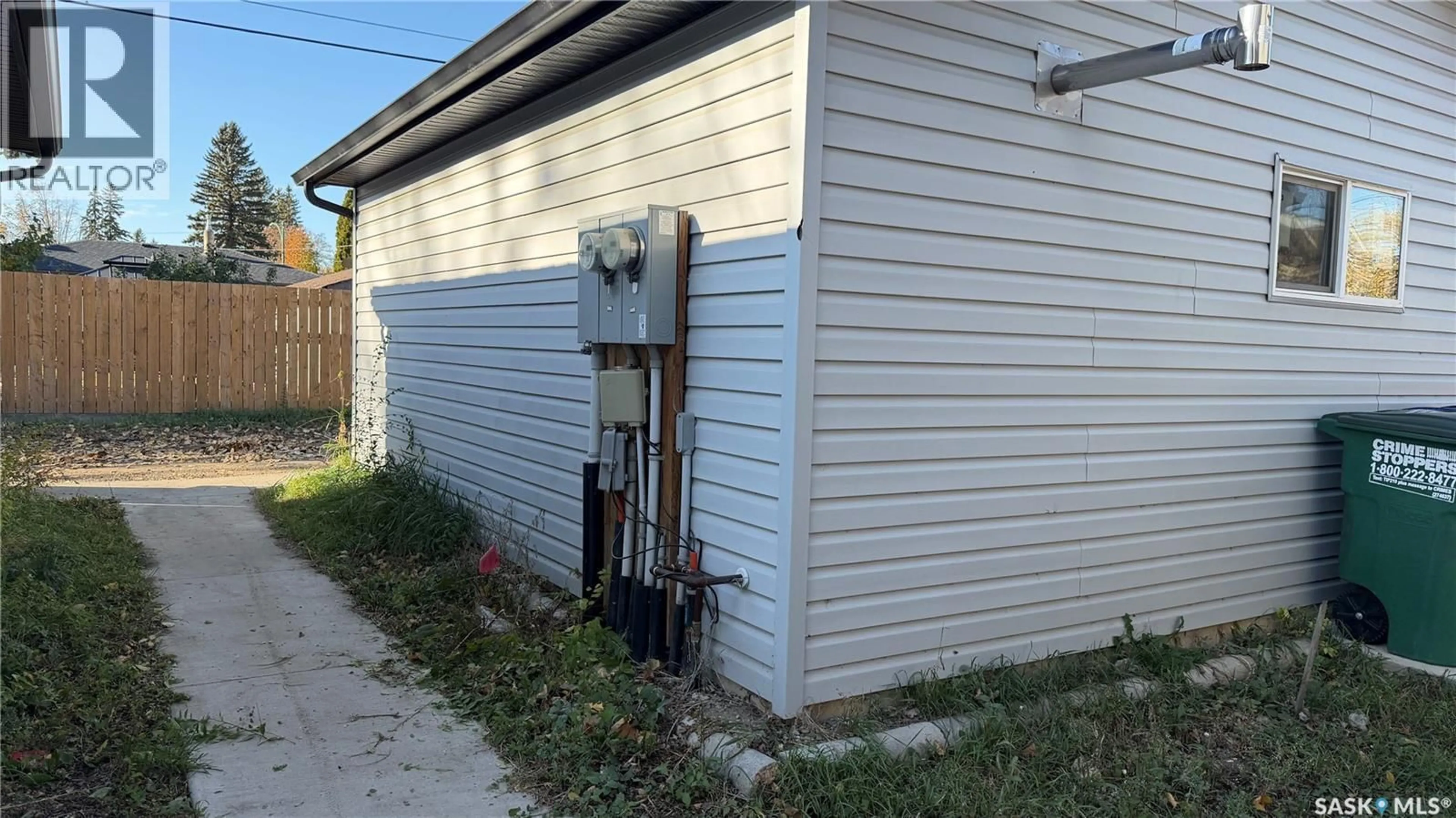 Shed for 231 S AVENUE N, Saskatoon Saskatchewan S7L2Z7