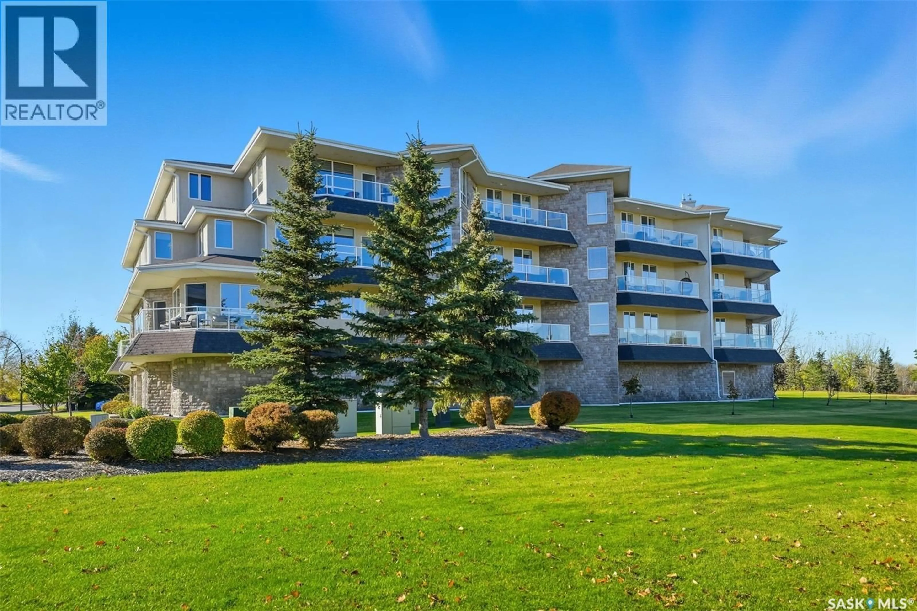 Patio, unknown for 402 - 405 CARTWRIGHT STREET, Saskatoon Saskatchewan S7T0C8