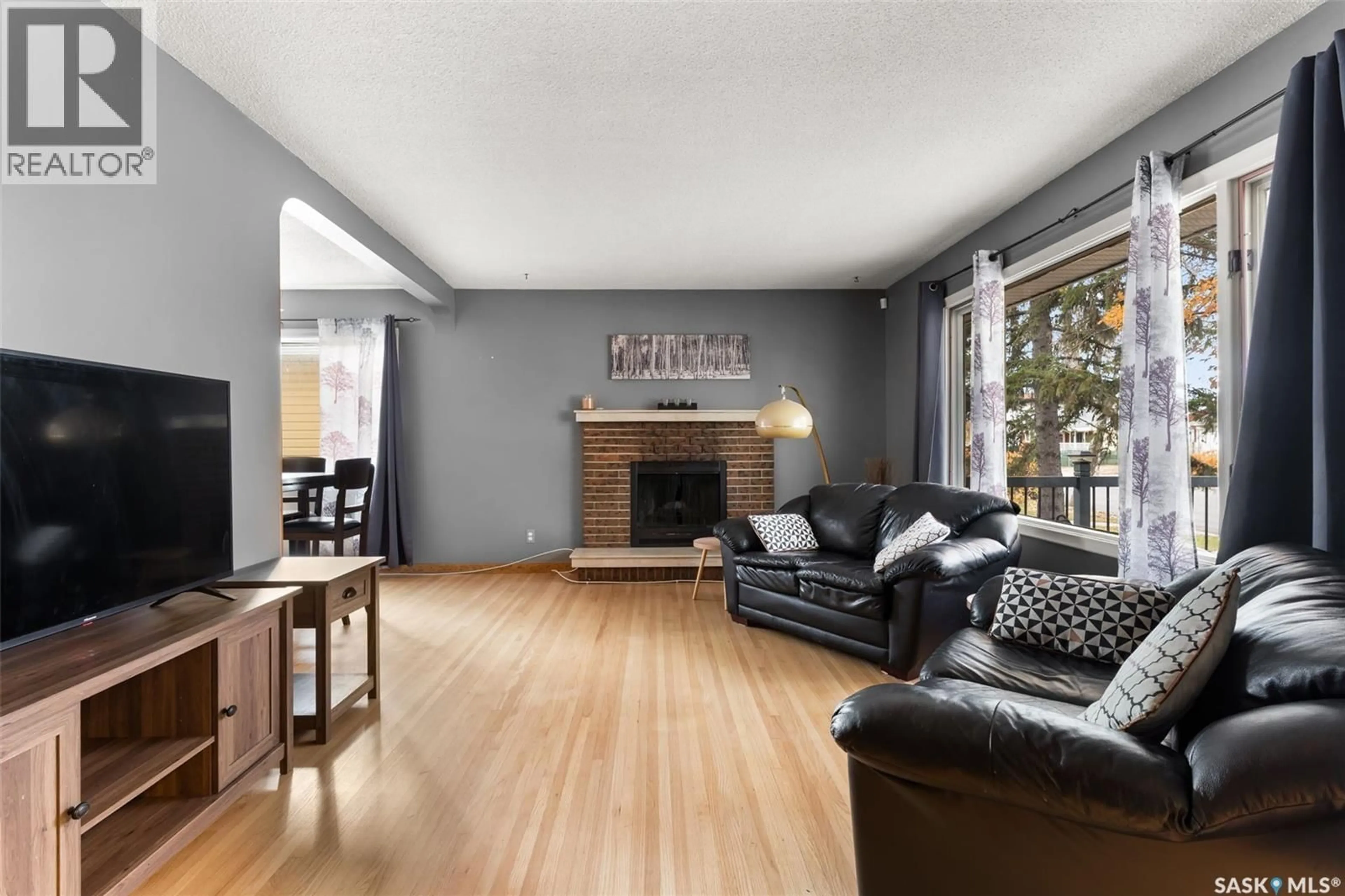 Living room with furniture, unknown for 2537 EDWARD STREET, Regina Saskatchewan S4S0M9