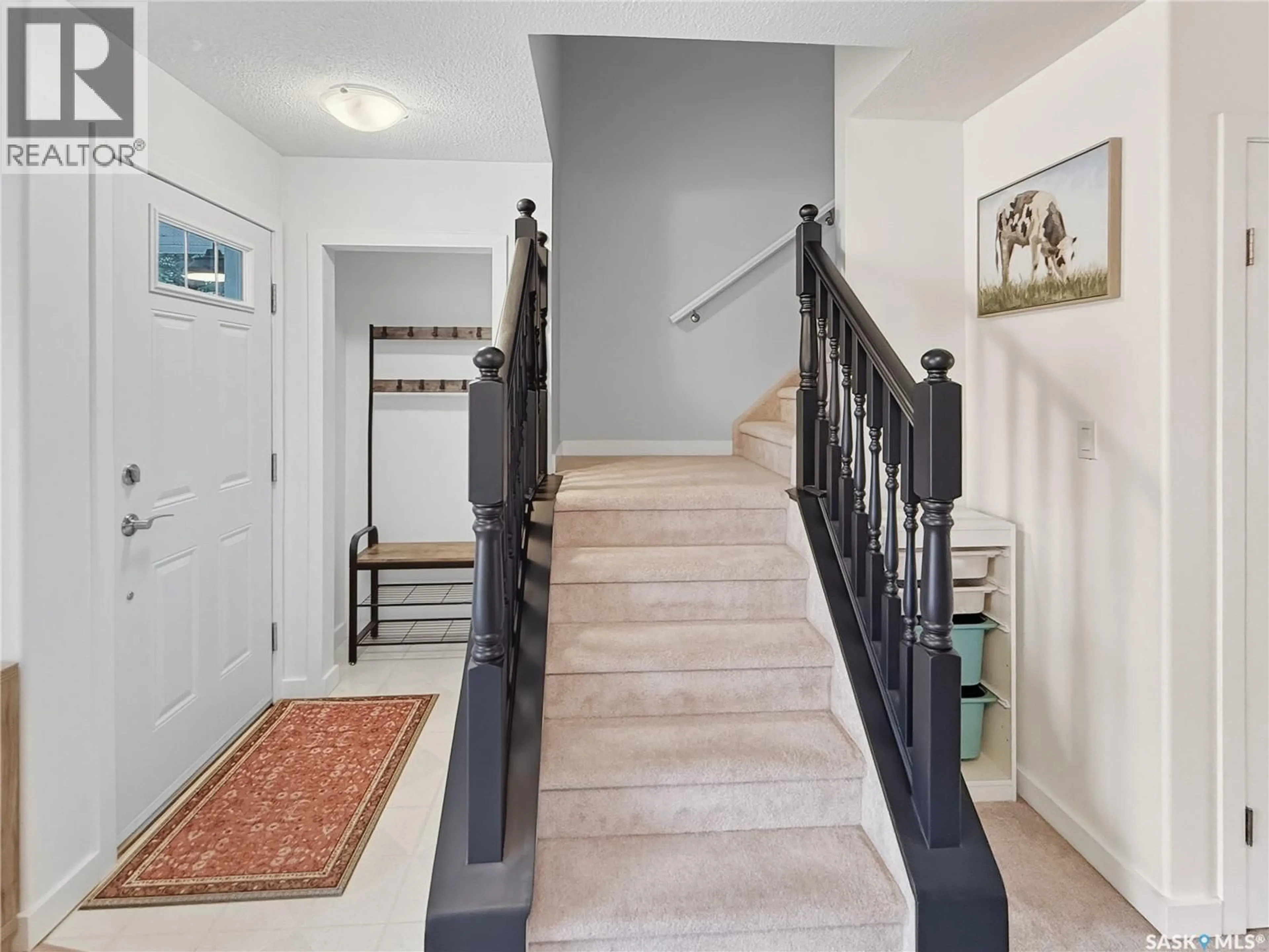 Indoor entryway for 148 6TH AVENUE, Swift Current Saskatchewan S9H3N7