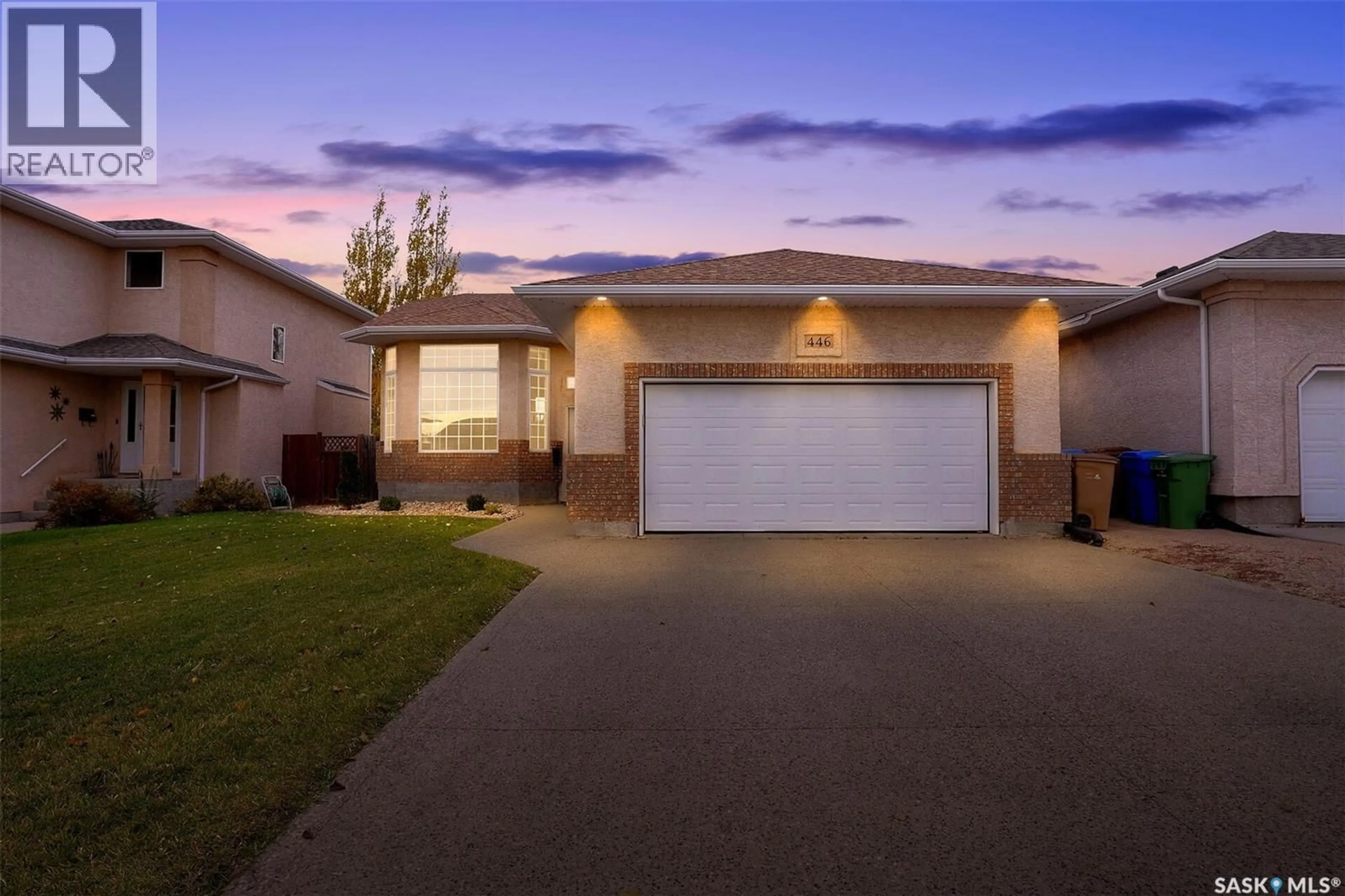 Home with vinyl exterior material, street for 446 FAIRWAY ROAD, Regina Saskatchewan S4Y1A2