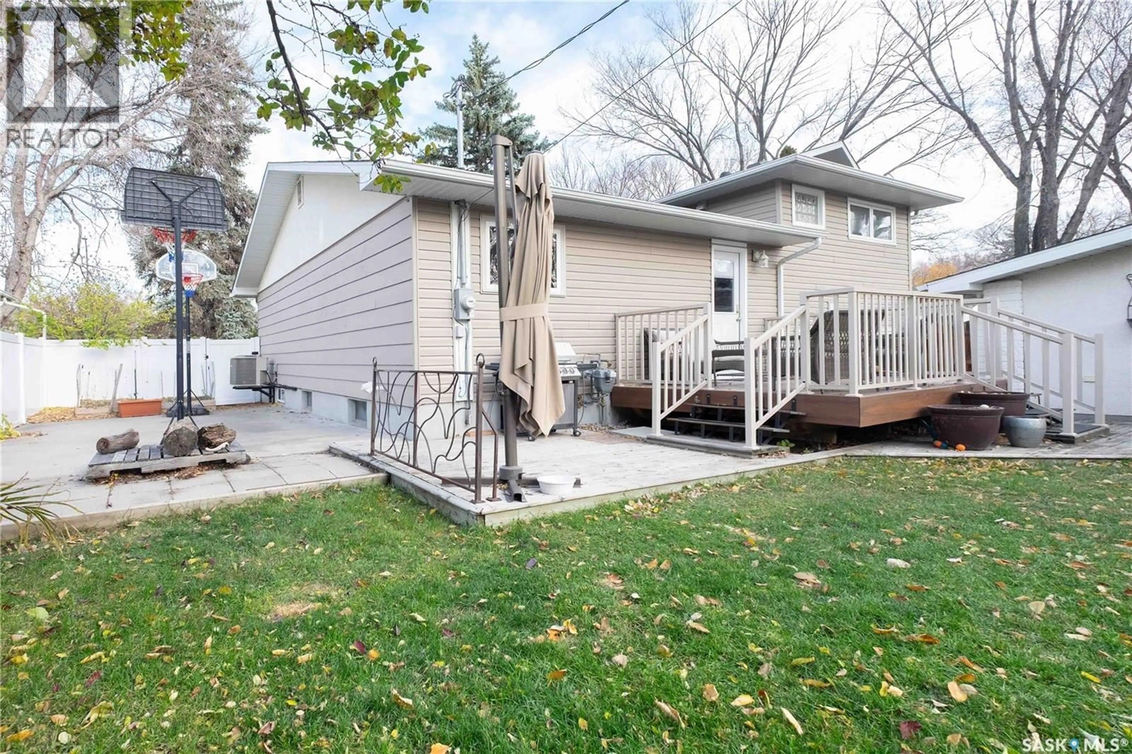 Unknown for 3 DOLPHIN BAY, Regina Saskatchewan S4S3J7