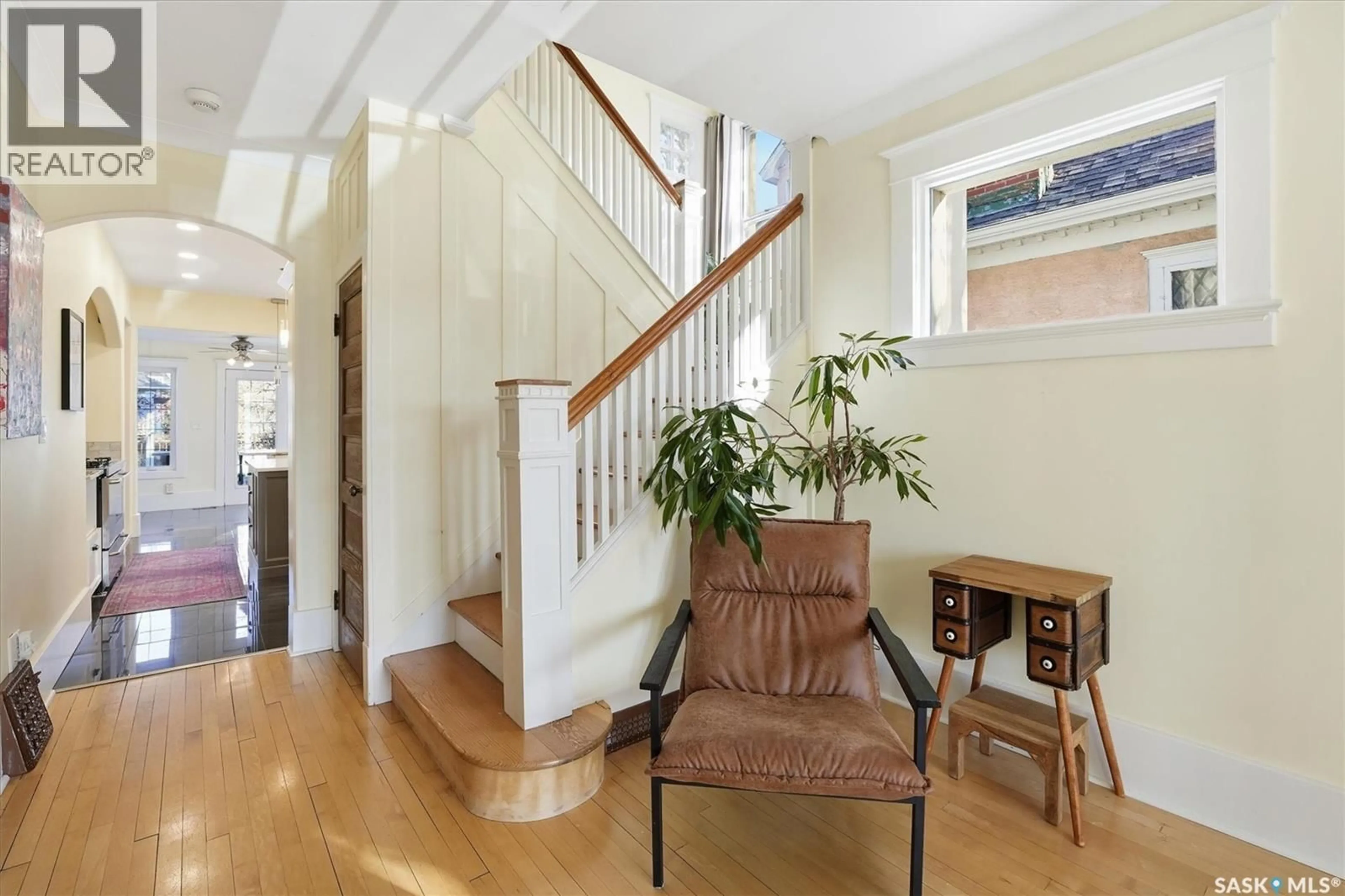 Indoor entryway for 702 QUEEN STREET, Saskatoon Saskatchewan S7K0M9