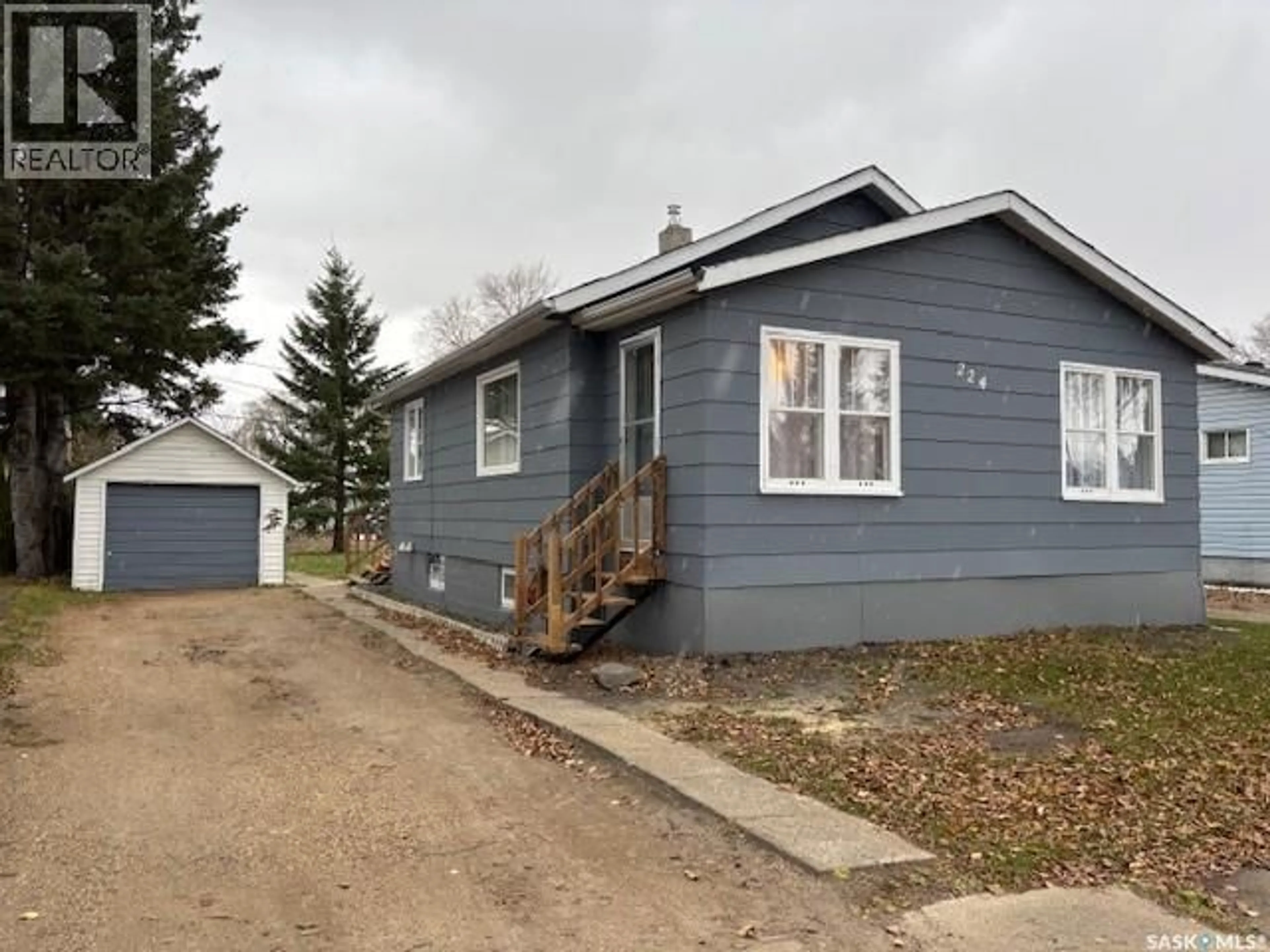 Home with vinyl exterior material, street for 224 3RD AVENUE, Canora Saskatchewan S0A0L0