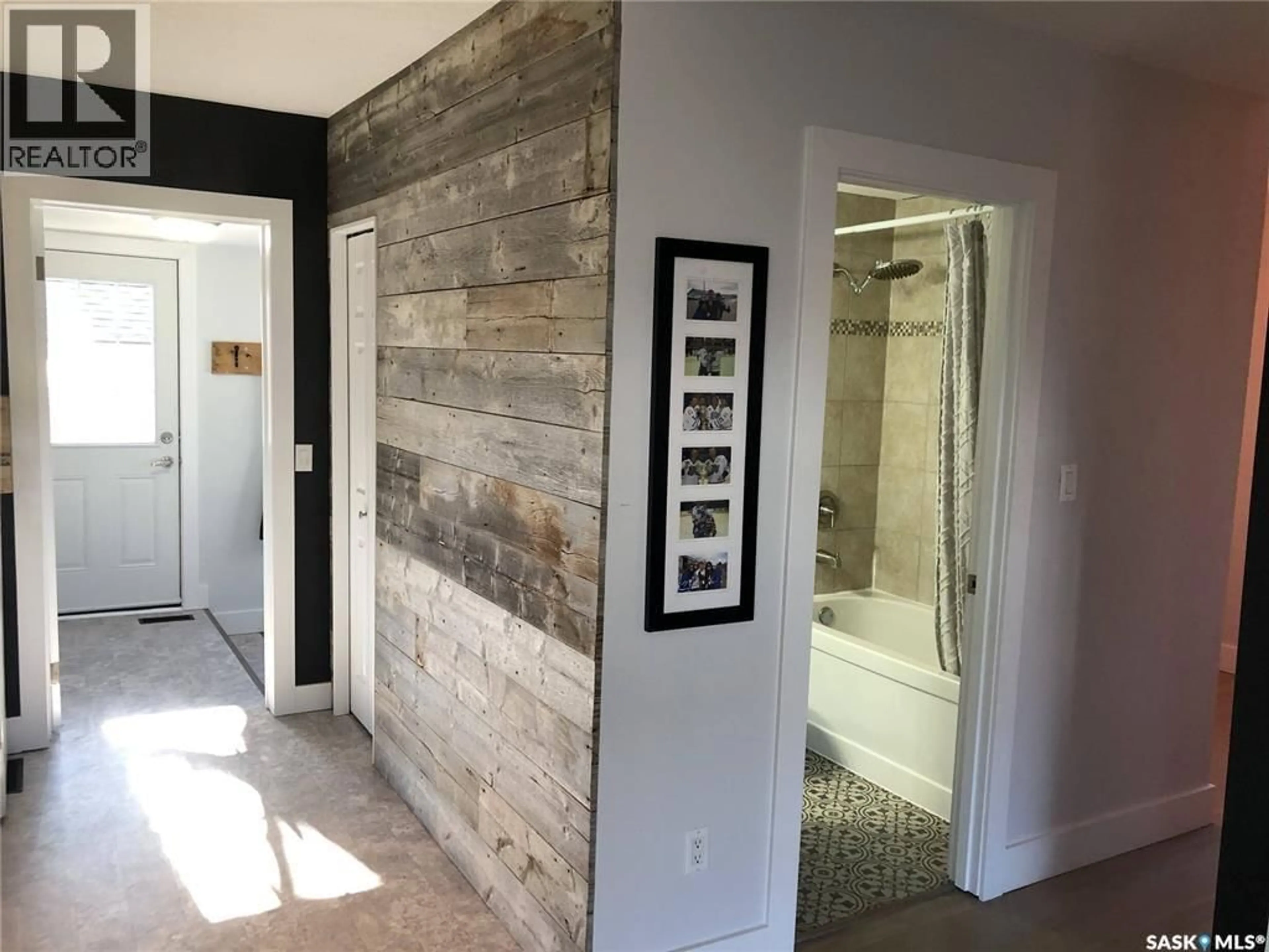 Indoor entryway for 311 7TH STREET, Wynyard Saskatchewan S0A4T0