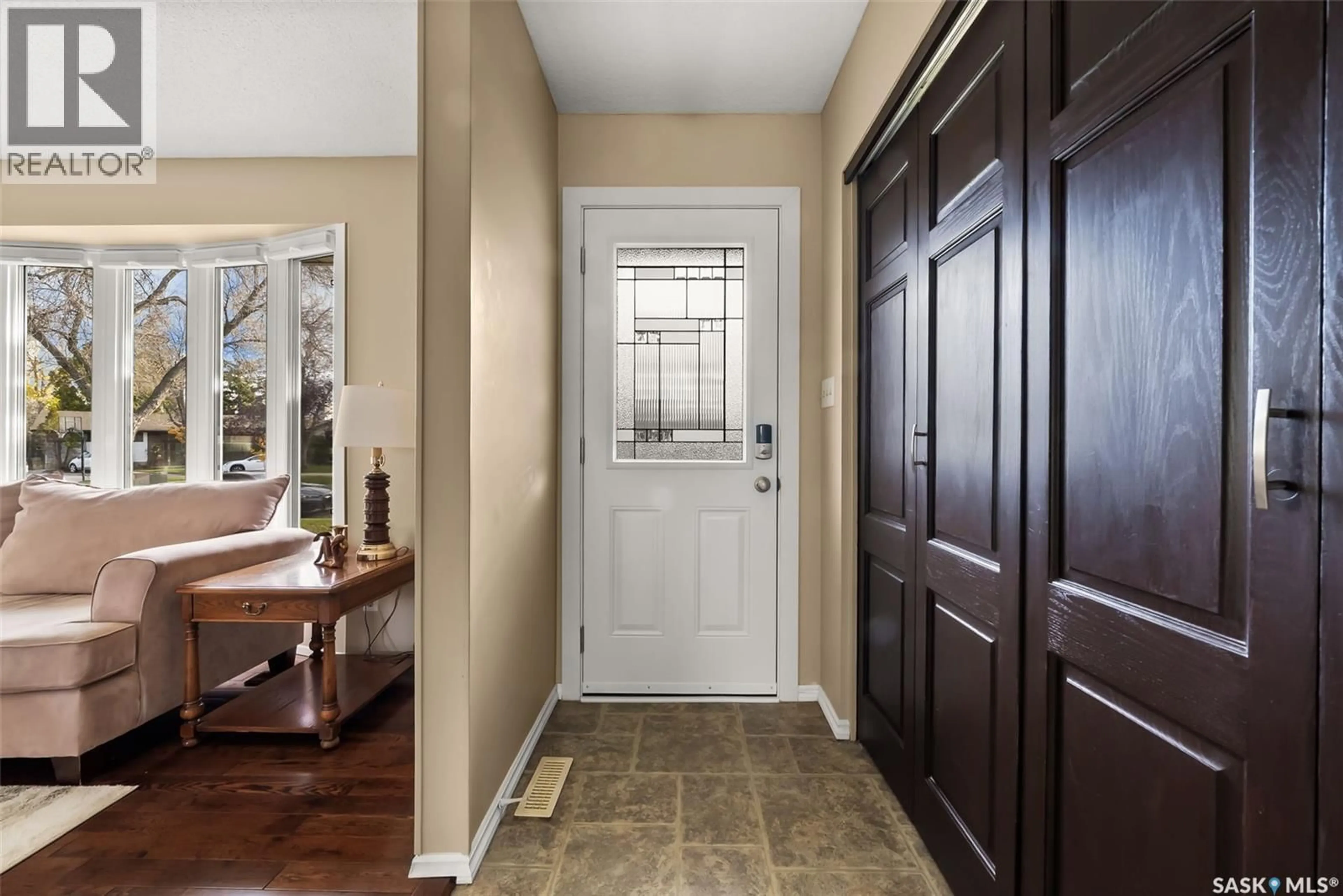 Indoor entryway for 14 PEARSON PLACE, Regina Saskatchewan S4S5W2