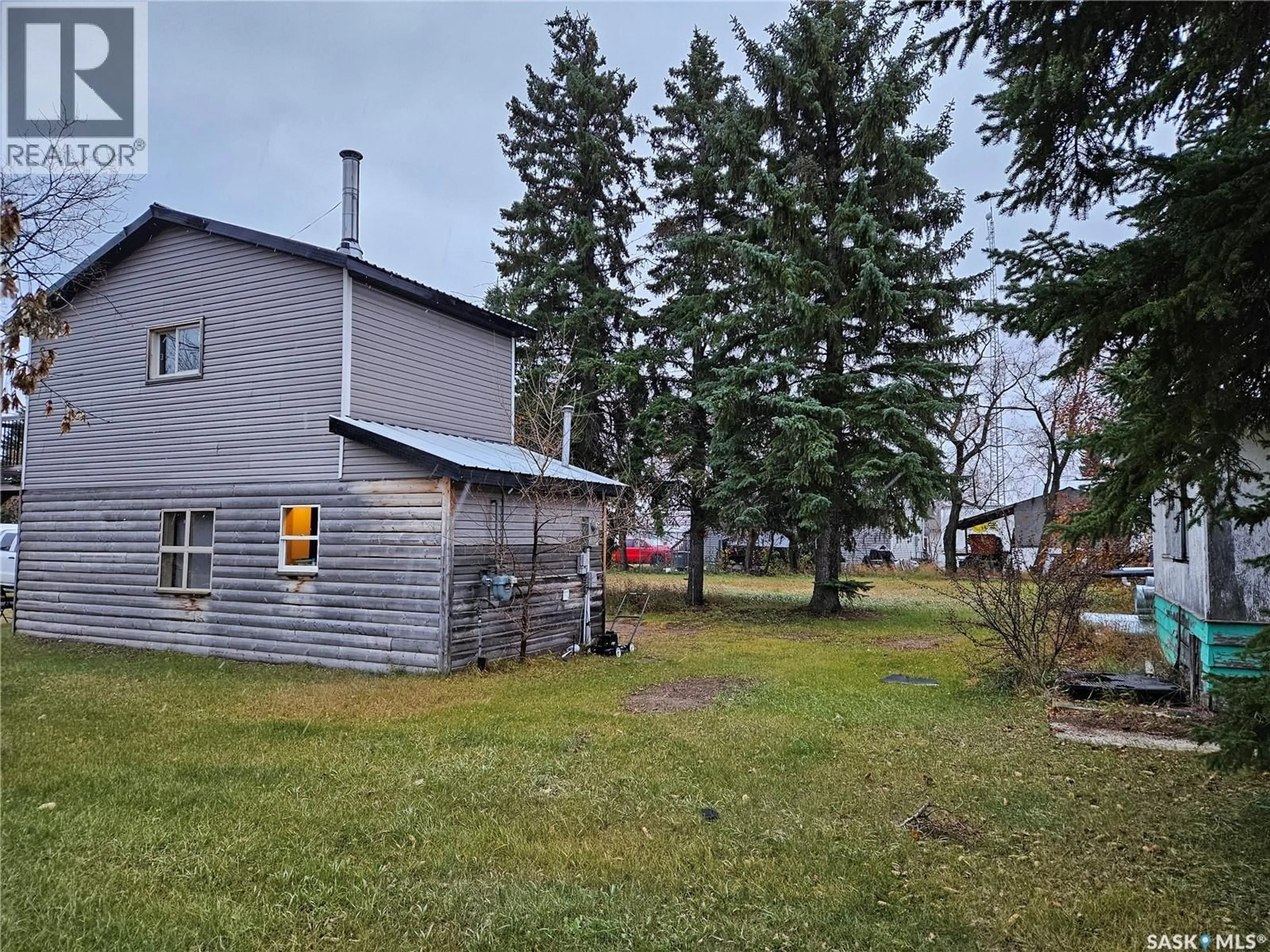 A pic from outside/outdoor area/front of a property/back of a property/a pic from drone, unknown for 180 MAIN STREET, Kisbey Saskatchewan S0C1L0