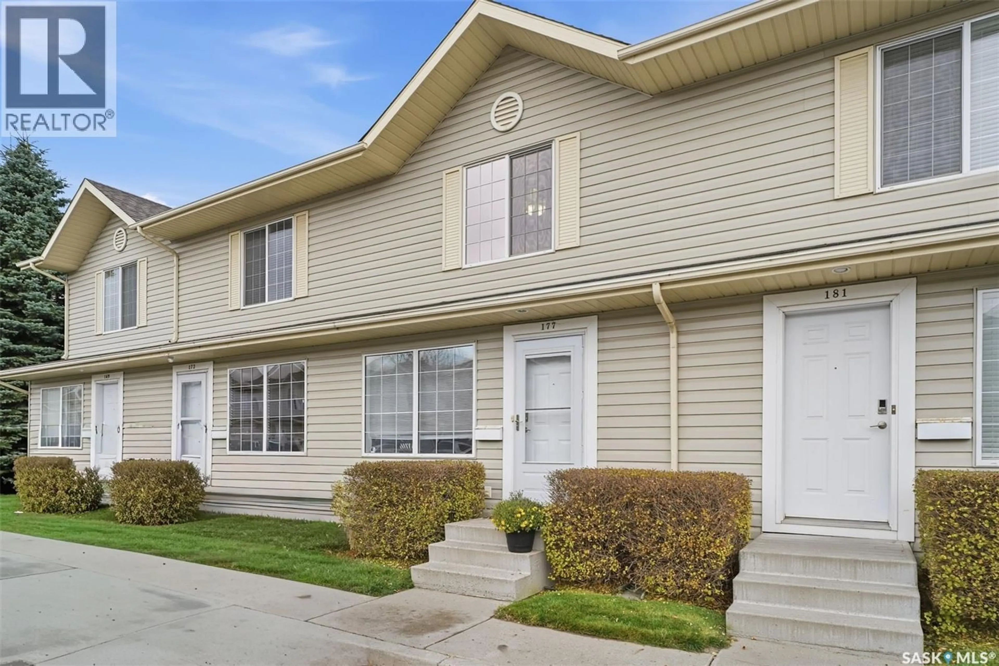 Home with vinyl exterior material, street for 815 - 177 KRISTJANSON ROAD, Saskatoon Saskatchewan S7S1M6