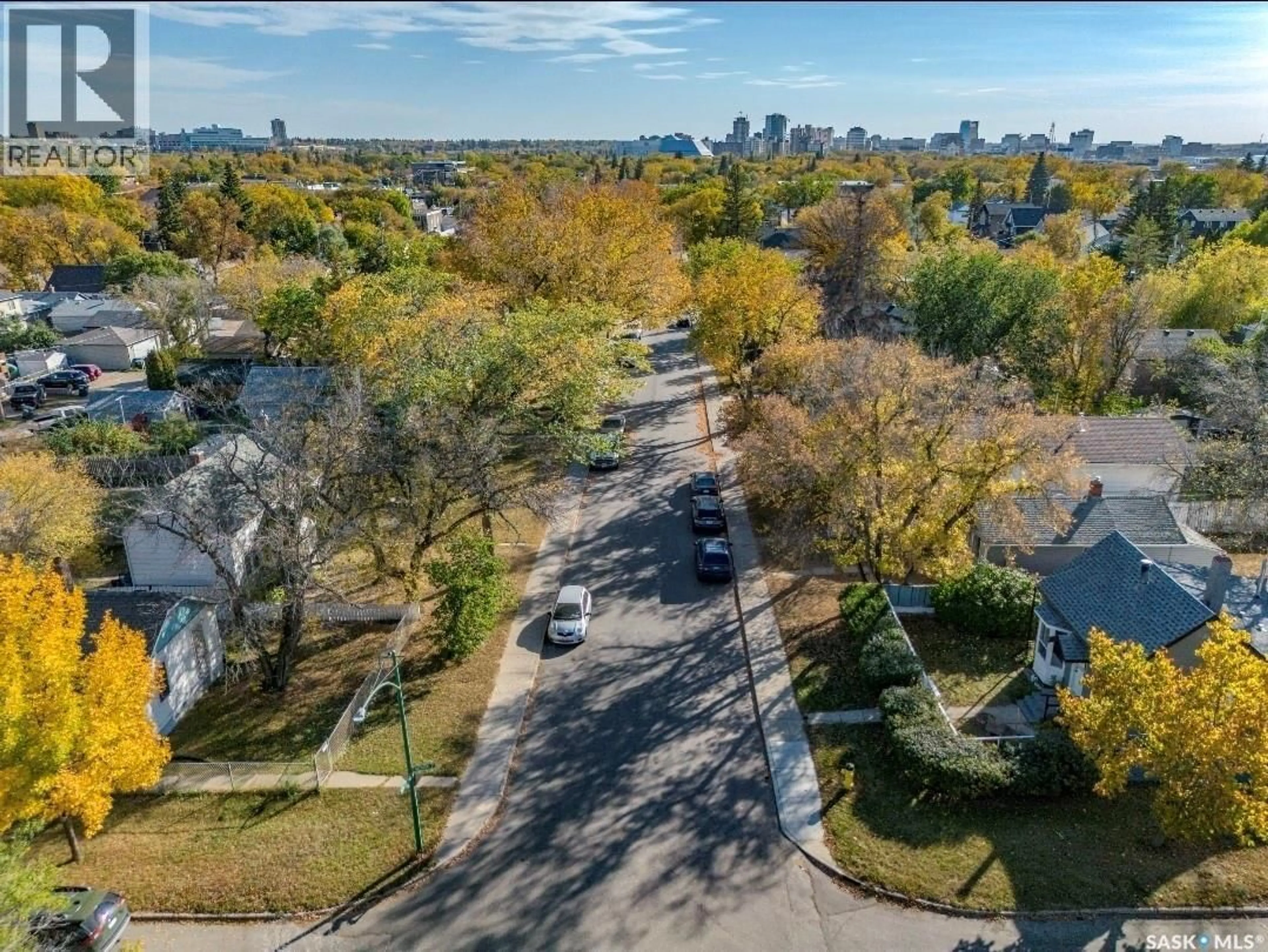 A pic from outside/outdoor area/front of a property/back of a property/a pic from drone, street for 1423 6TH AVENUE, Saskatoon Saskatchewan S7H0S4