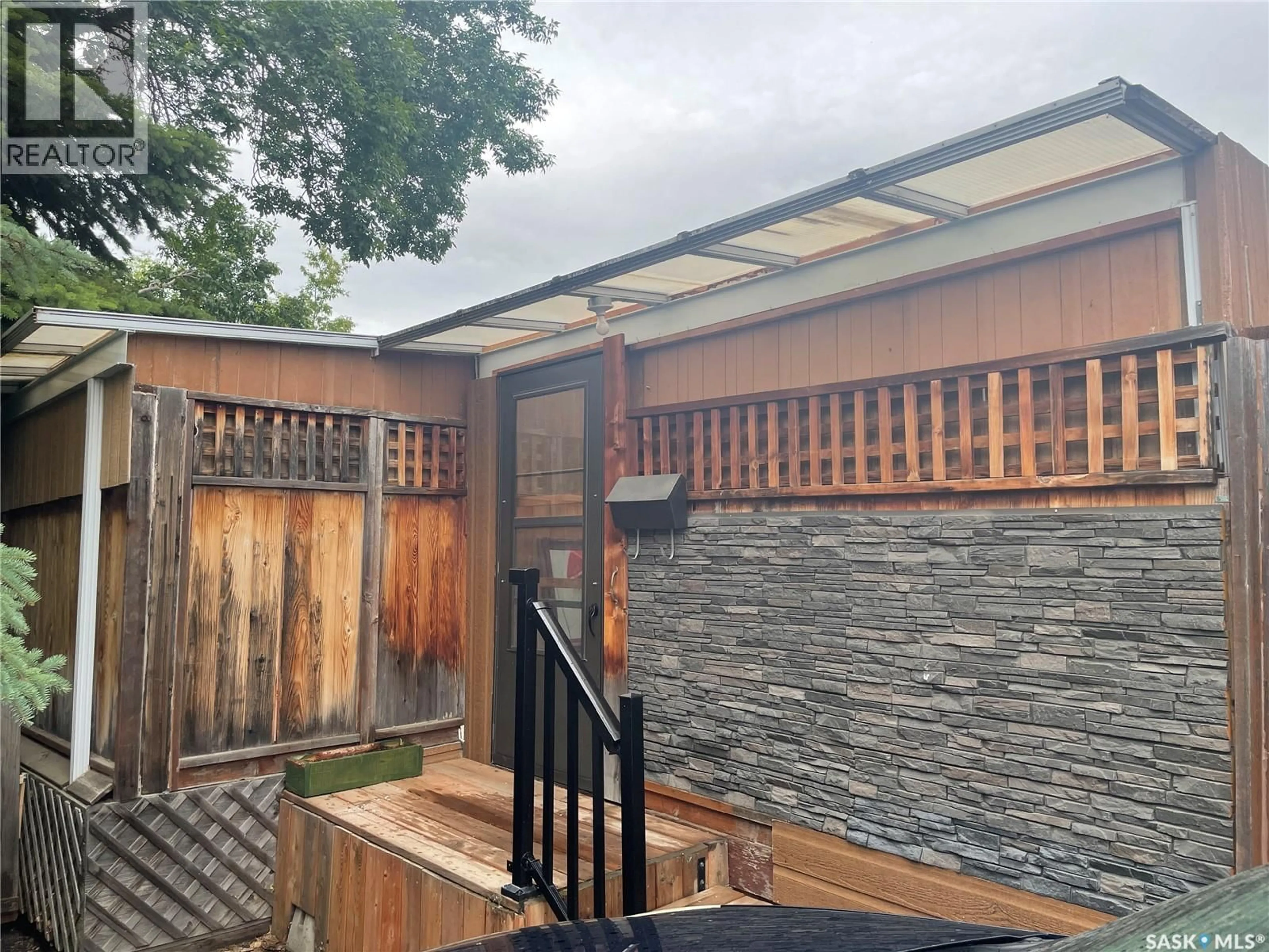 Patio, street for 1035 - 55 BOYCHUK DRIVE, Saskatoon Saskatchewan S7H5B2