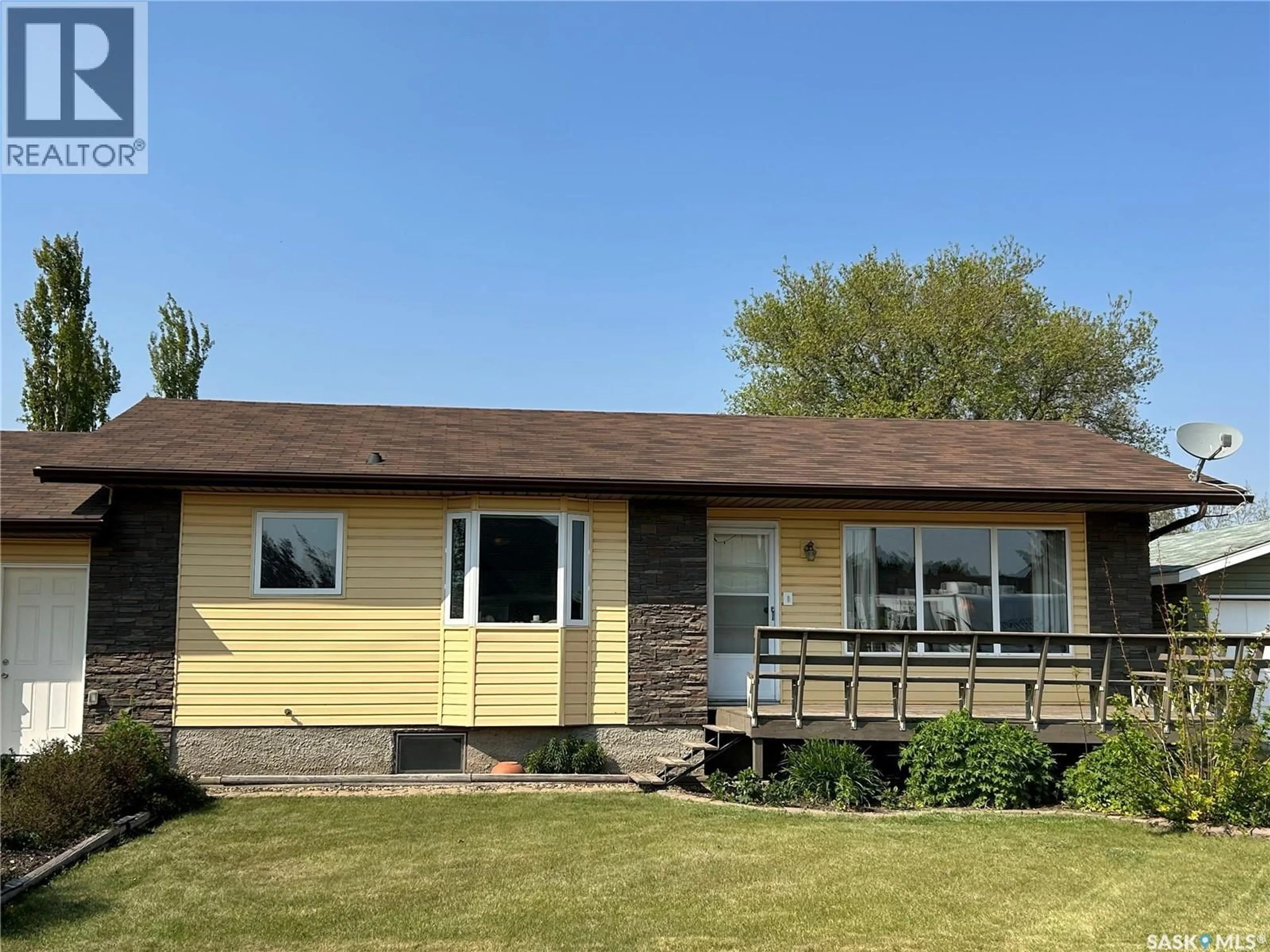 Home with vinyl exterior material, unknown for 5 MAIN CRESCENT, Muenster Saskatchewan S0K2Y0
