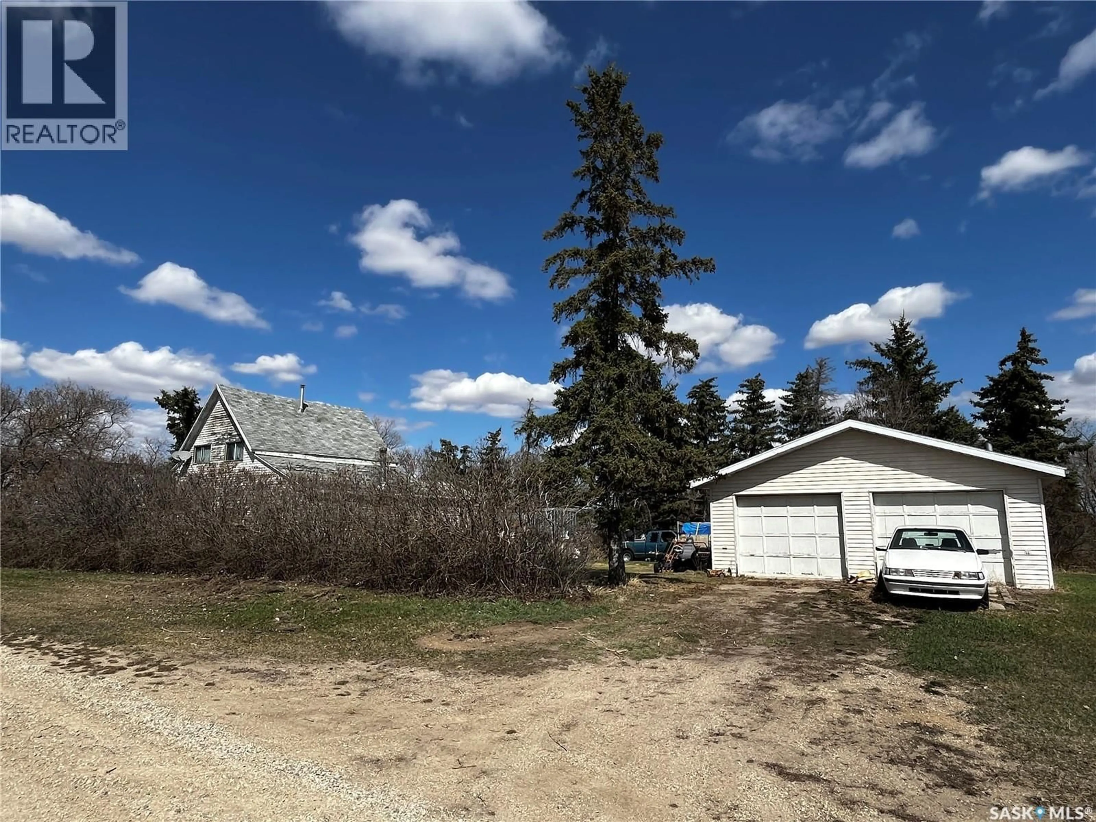 A pic from outside/outdoor area/front of a property/back of a property/a pic from drone, unknown for 121 5TH STREET, Bladworth Saskatchewan S0G0J0