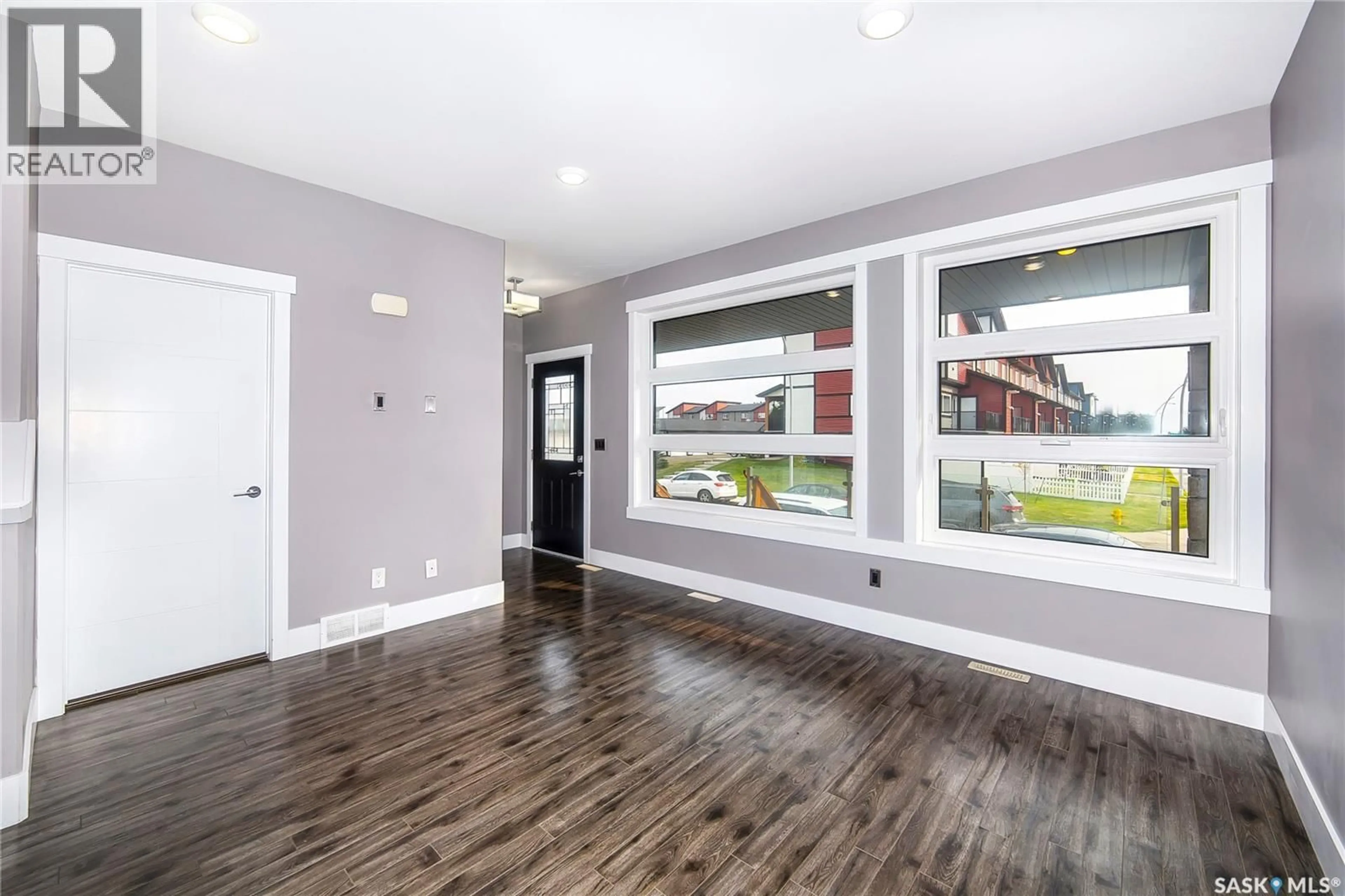 Indoor entryway for 143 MARLATTE CRESCENT, Saskatoon Saskatchewan S7W0B8