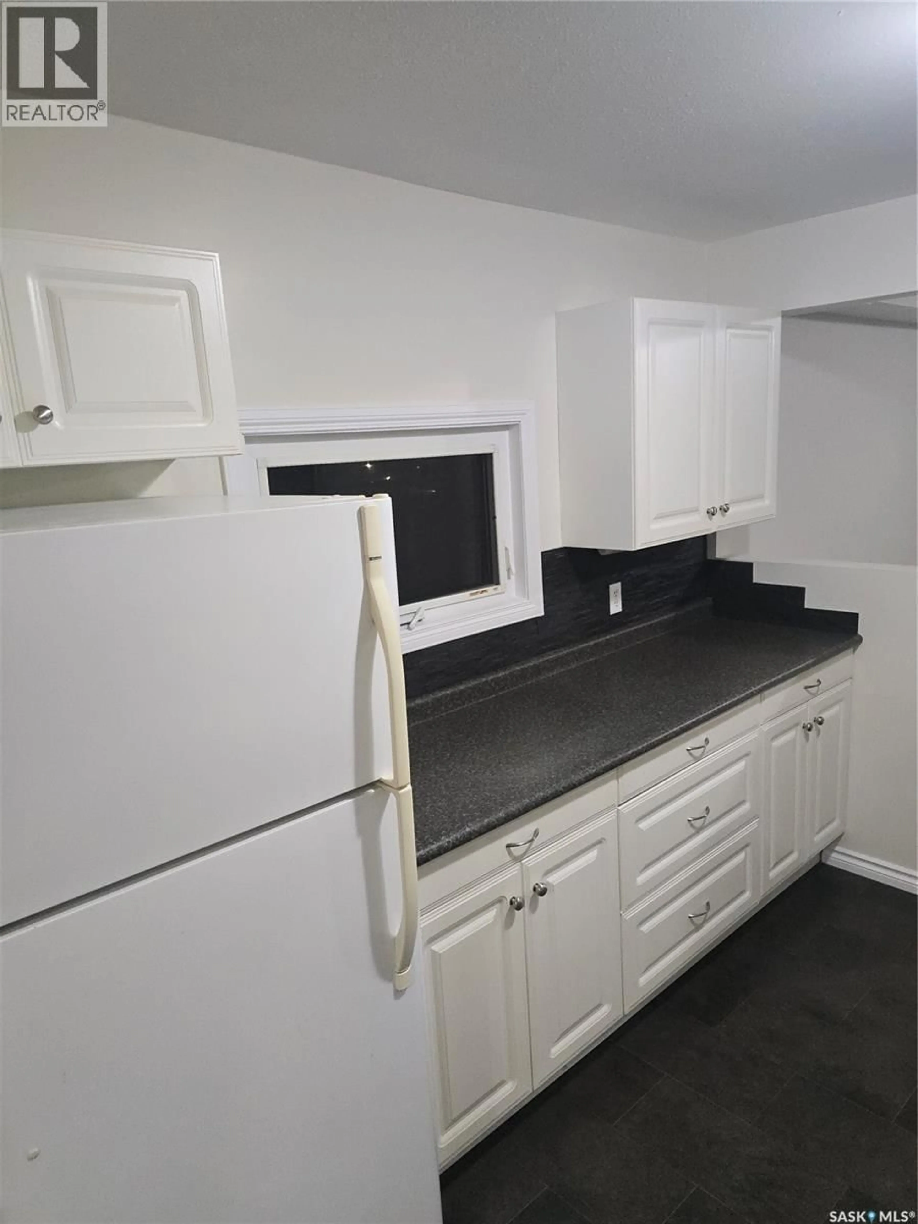 Standard kitchen, unknown for 1126 GARRY STREET, Regina Saskatchewan S4T5R5