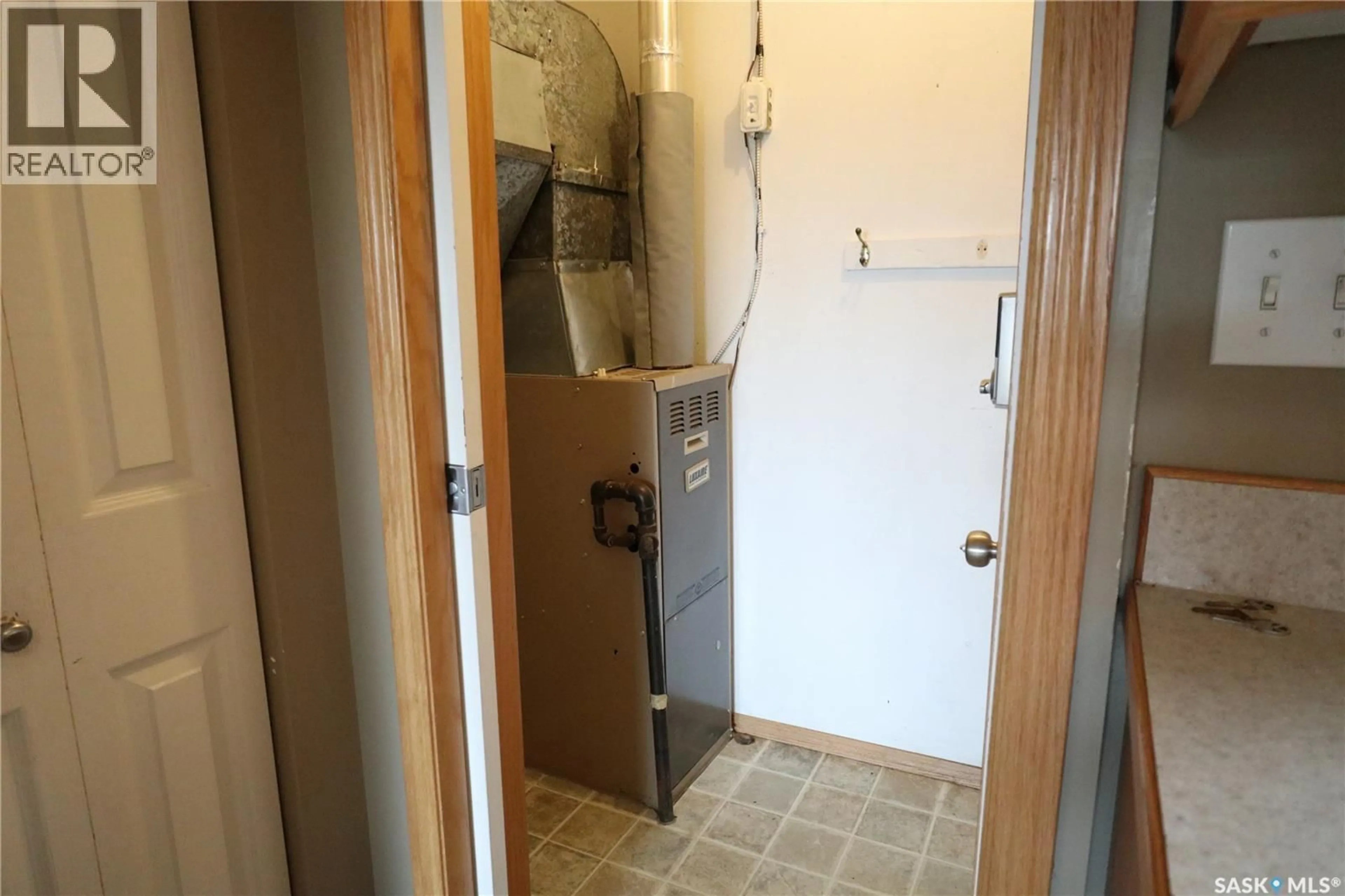 Unknown for 1211 EDGAR STREET, Regina Saskatchewan S4N3J8