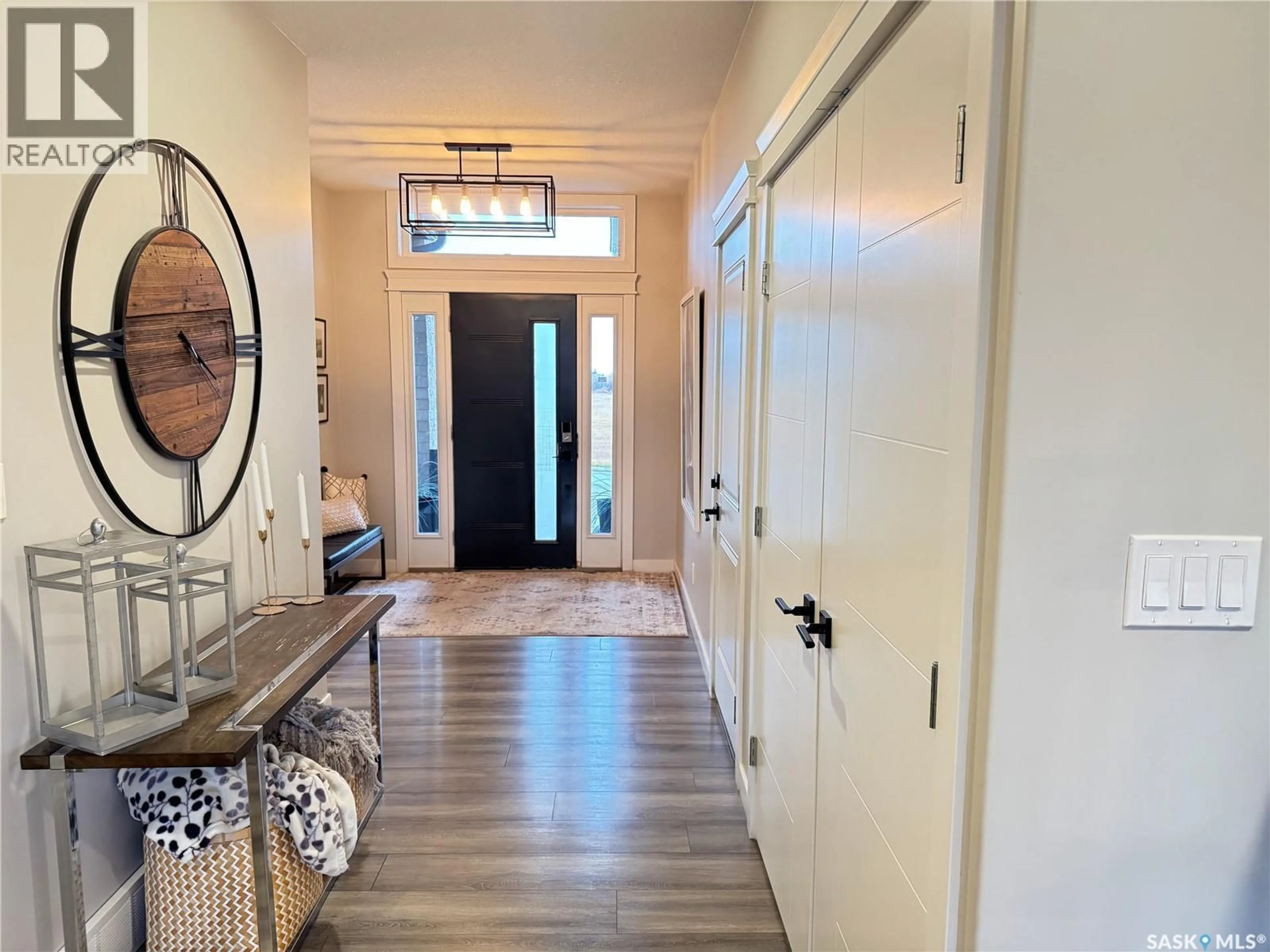 Indoor entryway for 494 16TH AVENUE, Humboldt Saskatchewan S0K2A0