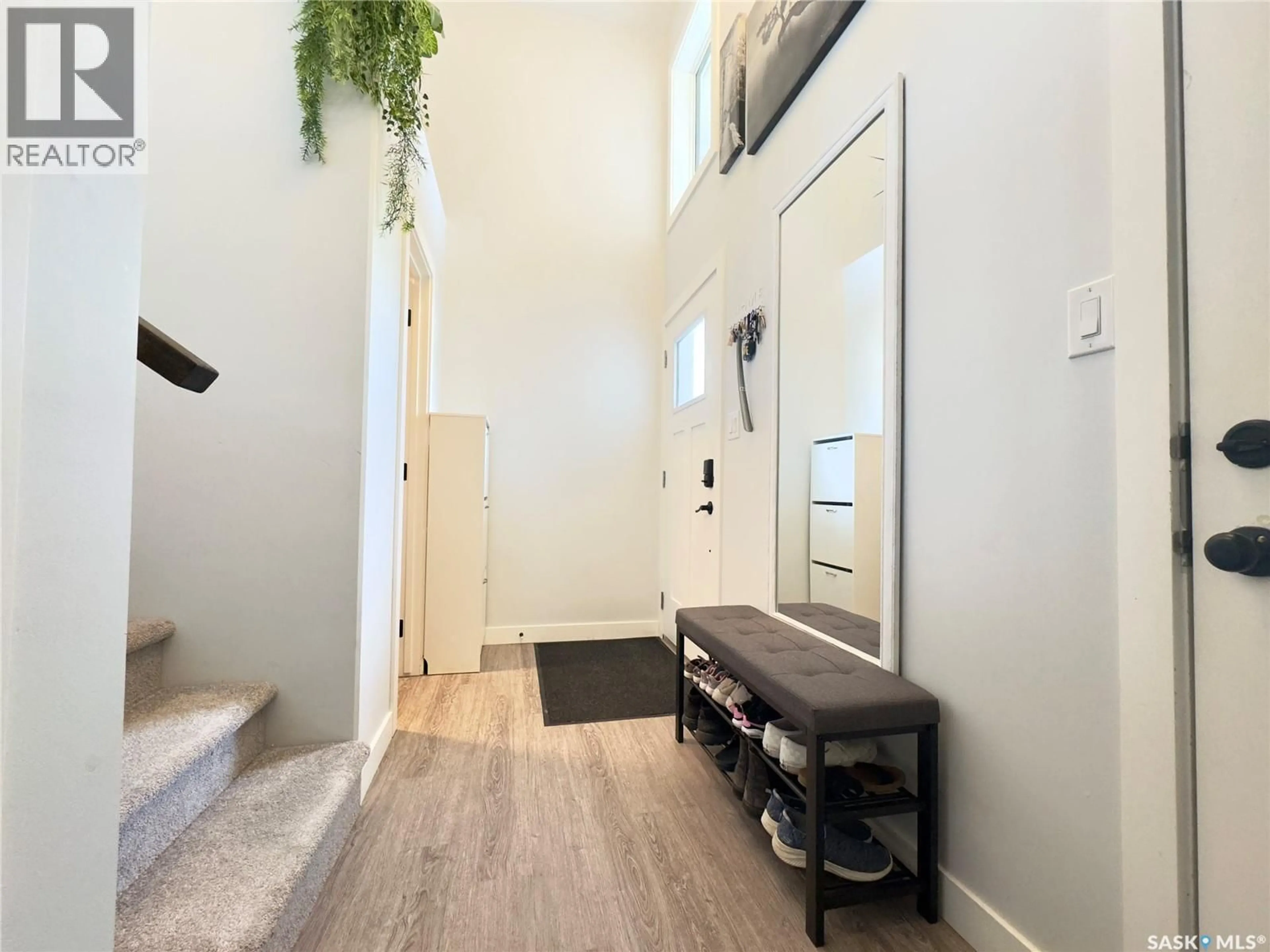 Indoor entryway for 302 PEPPER PLACE, Saskatoon Saskatchewan S7V1S7