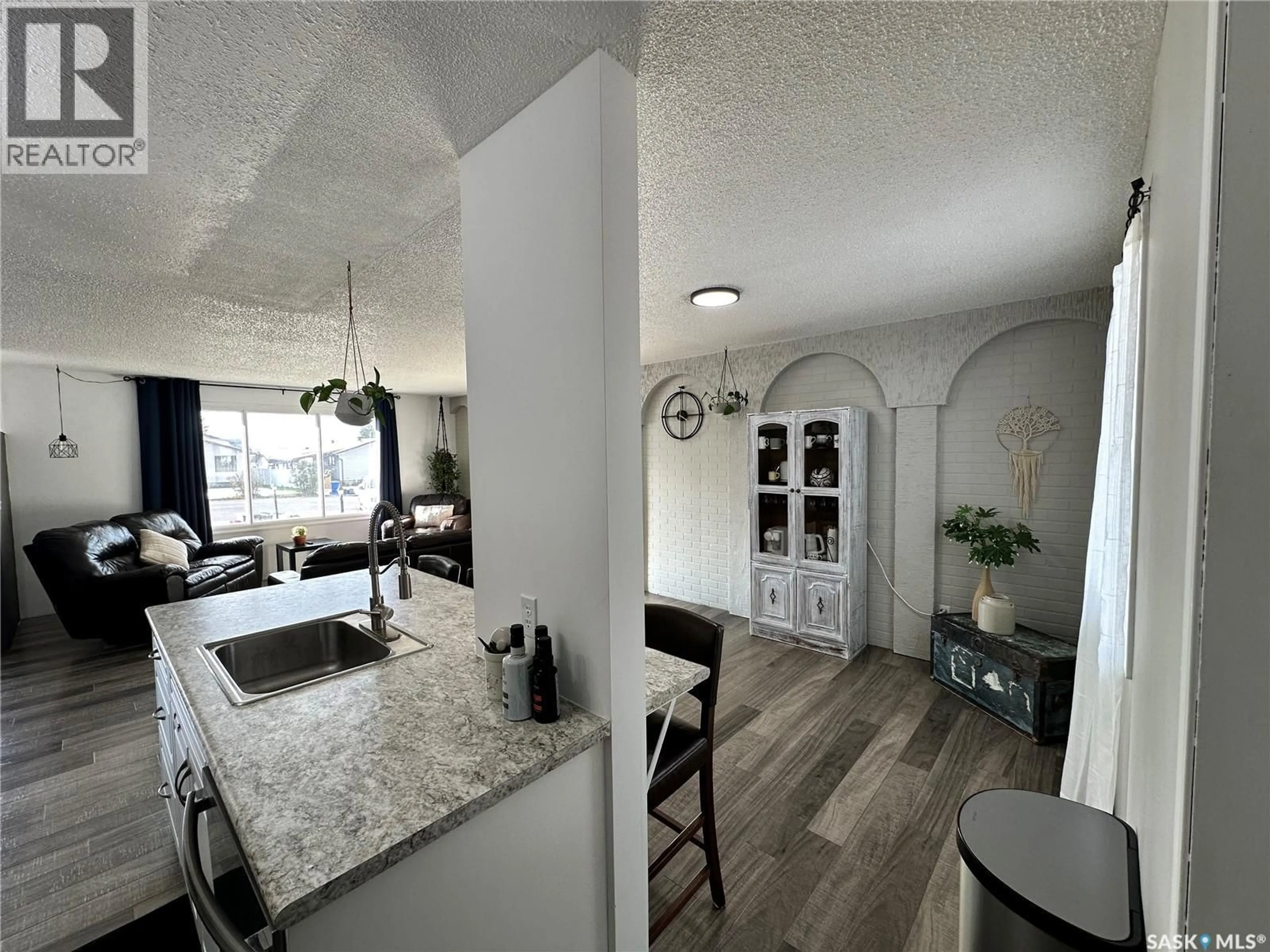 Open concept kitchen, unknown for 737 WILLOW PLACE, Hudson Bay Saskatchewan S0E0Y0