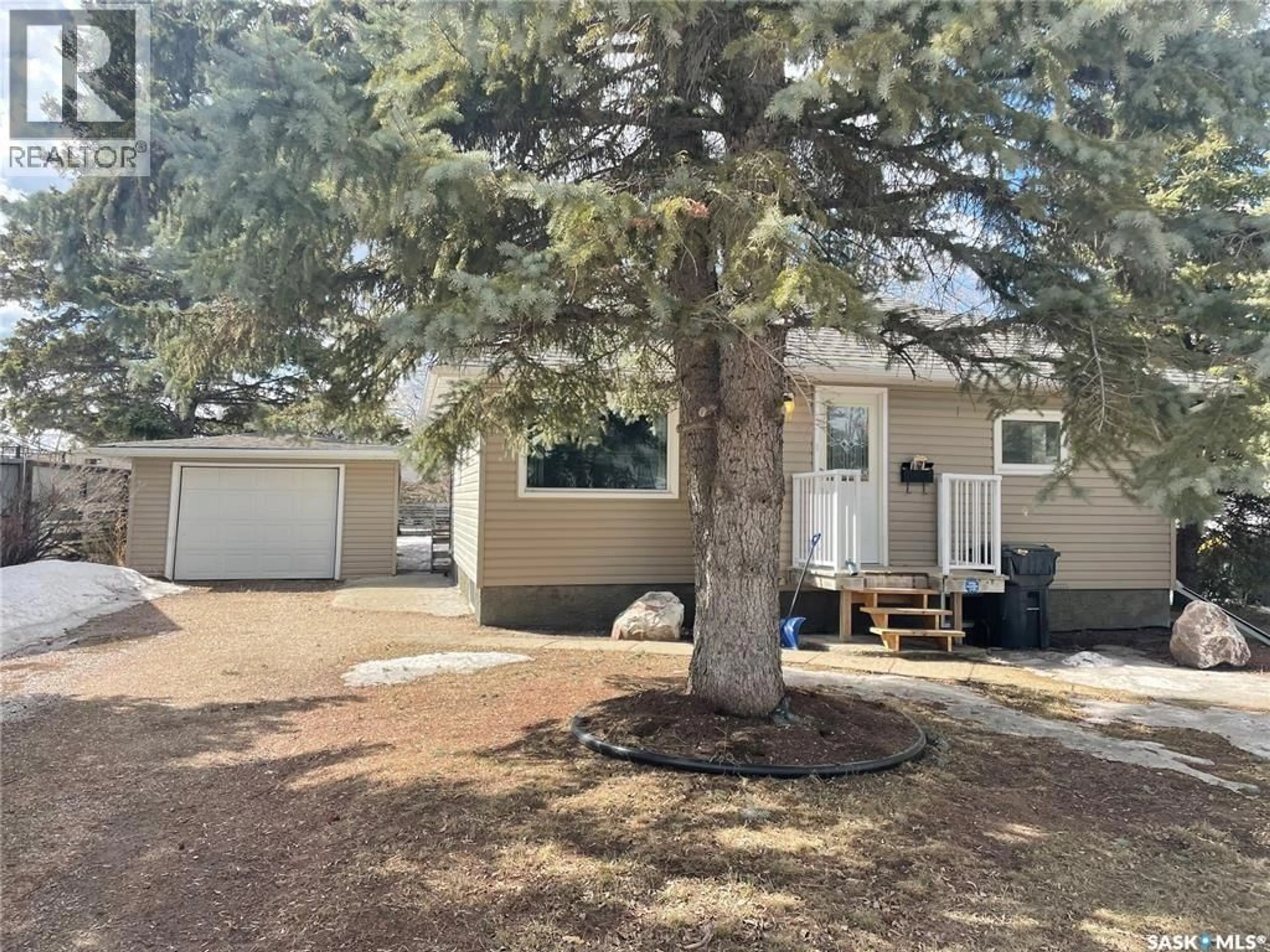 Home with vinyl exterior material, street for 224 2ND AVENUE, Yorkton Saskatchewan S3N1H9