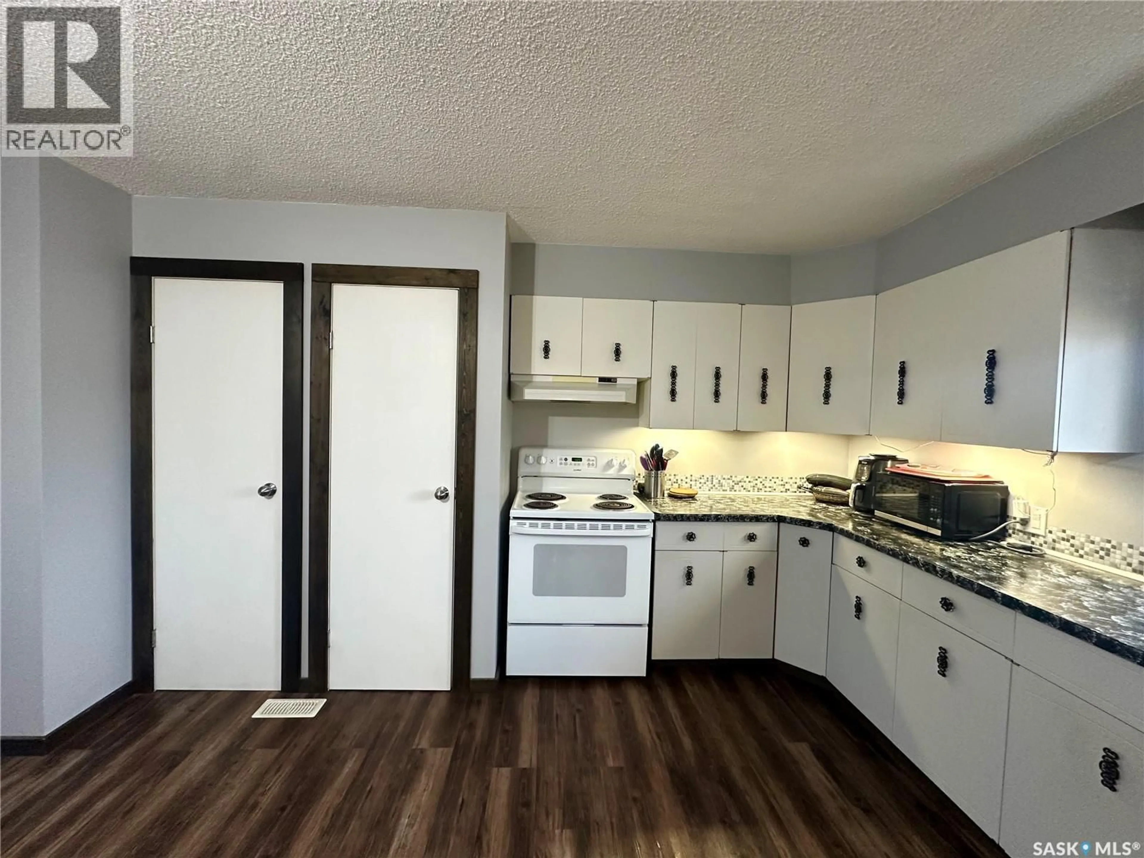 Standard kitchen, wood/laminate floor for 108 PHILLIPS STREET, Turtleford Saskatchewan S0M2Y0