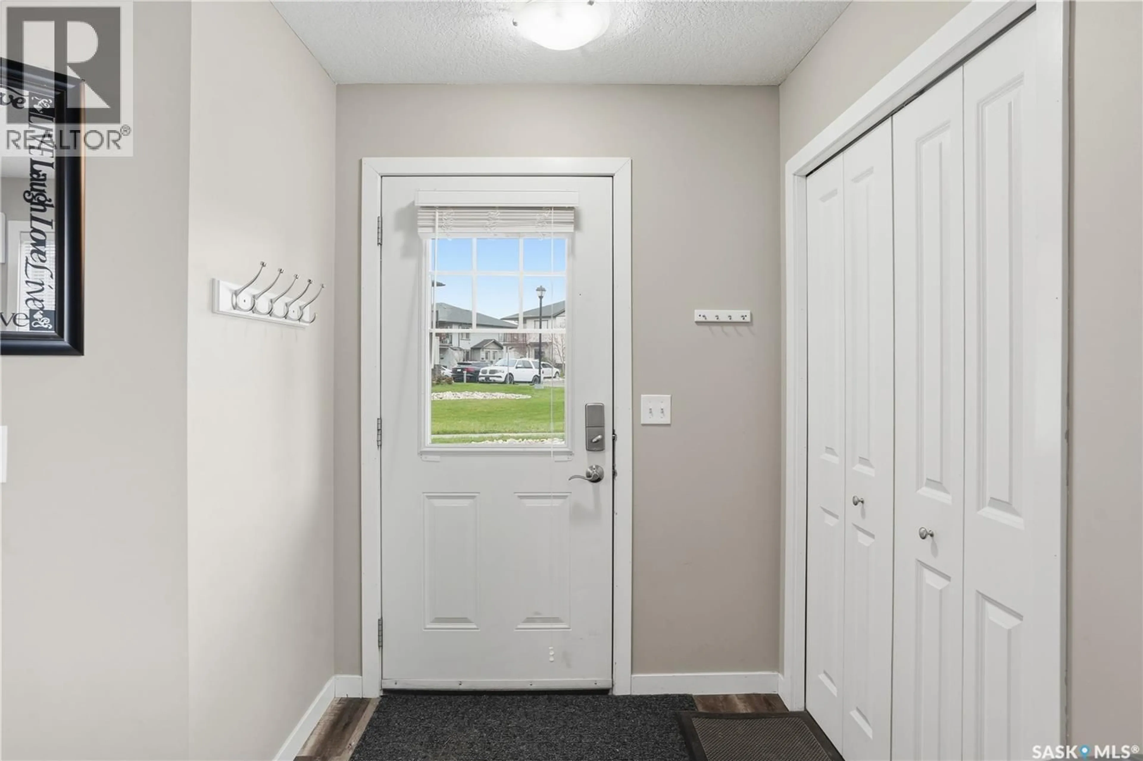 Indoor entryway for 112 5055 JAMES HILL ROAD, Regina Saskatchewan S4W0B9