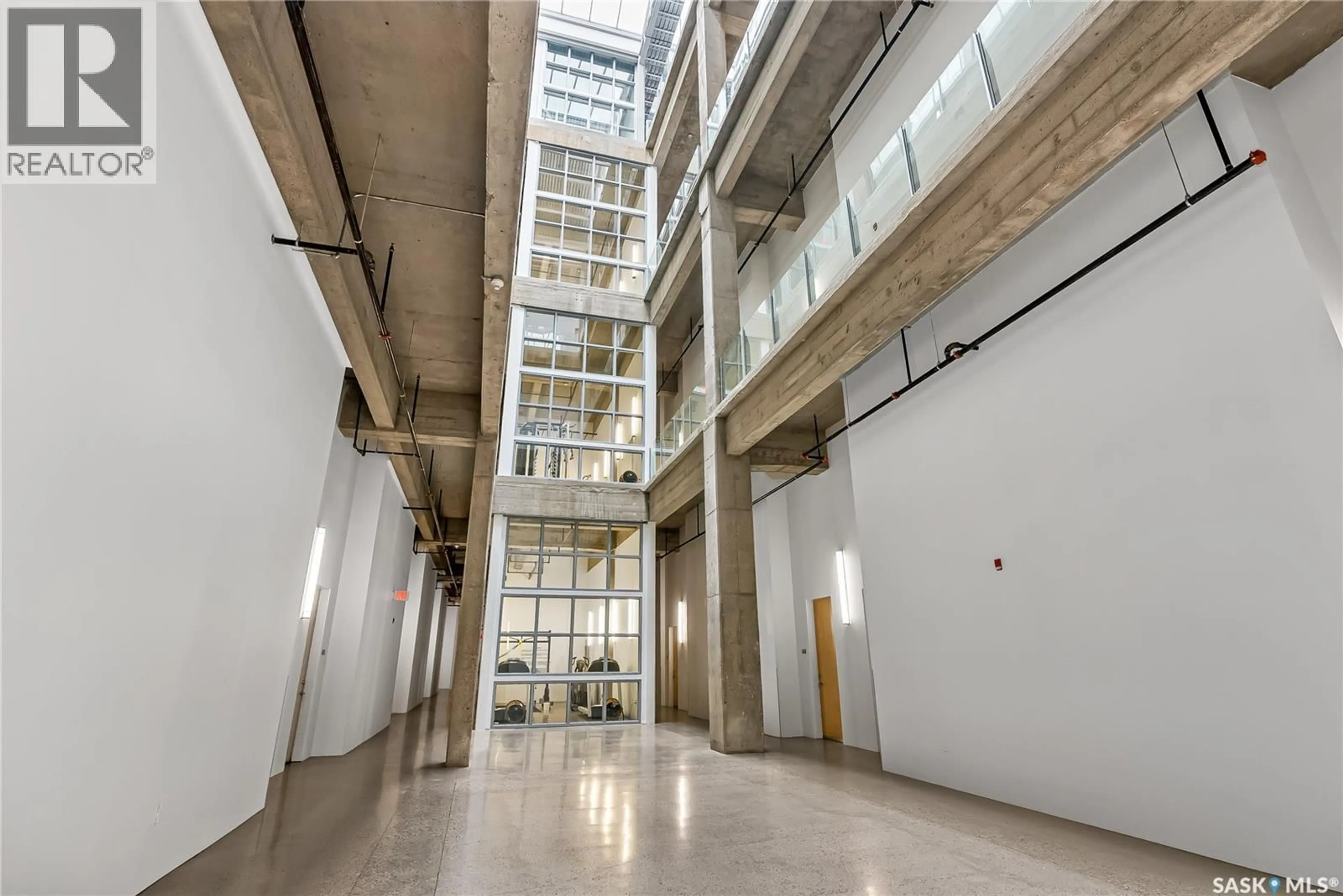 Indoor foyer for E - 328 120 23RD STREET, Saskatoon Saskatchewan S7K0K8