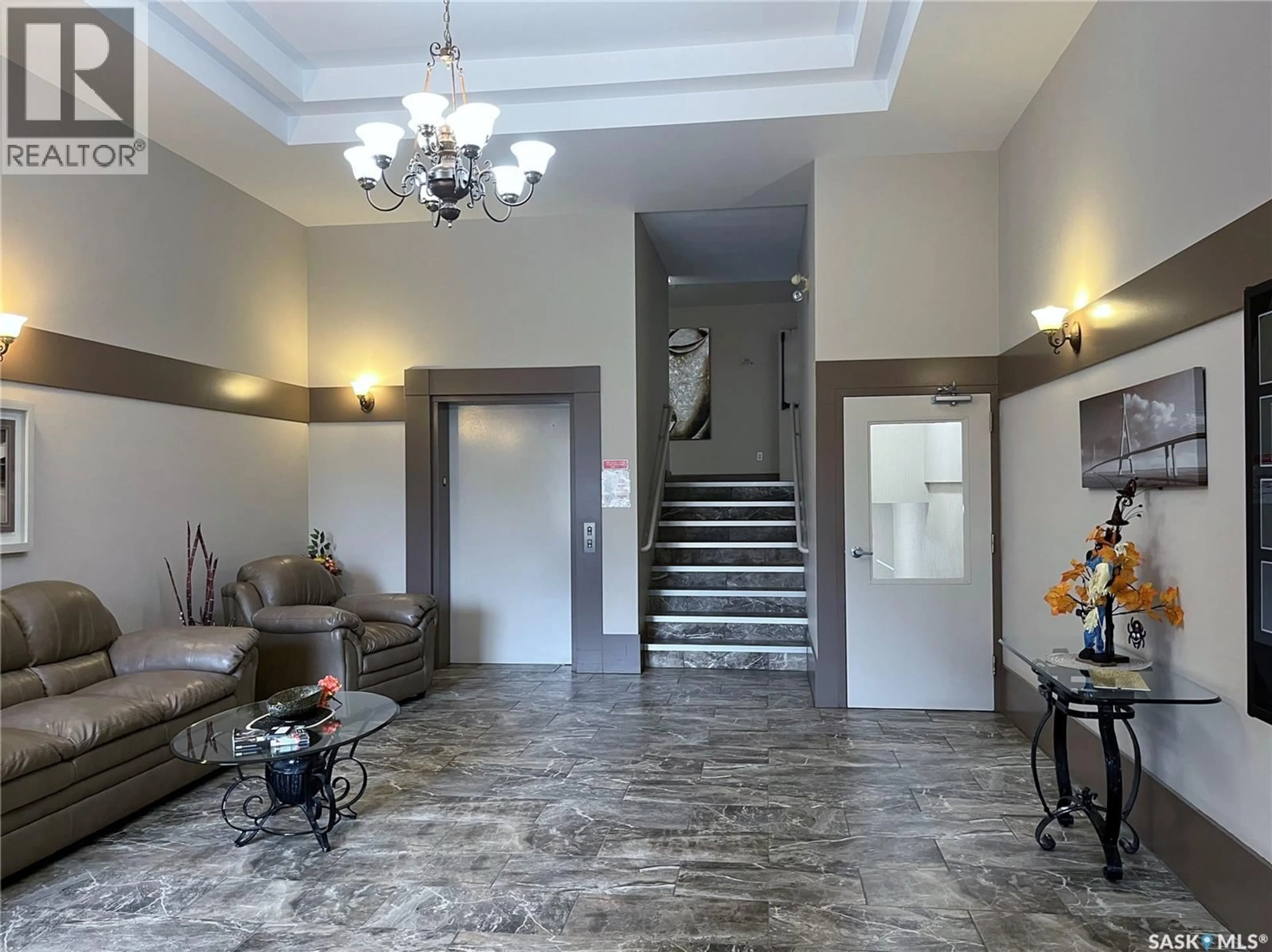 Indoor foyer for 136 2301 ADELAIDE STREET E, Saskatoon Saskatchewan S7J0J6