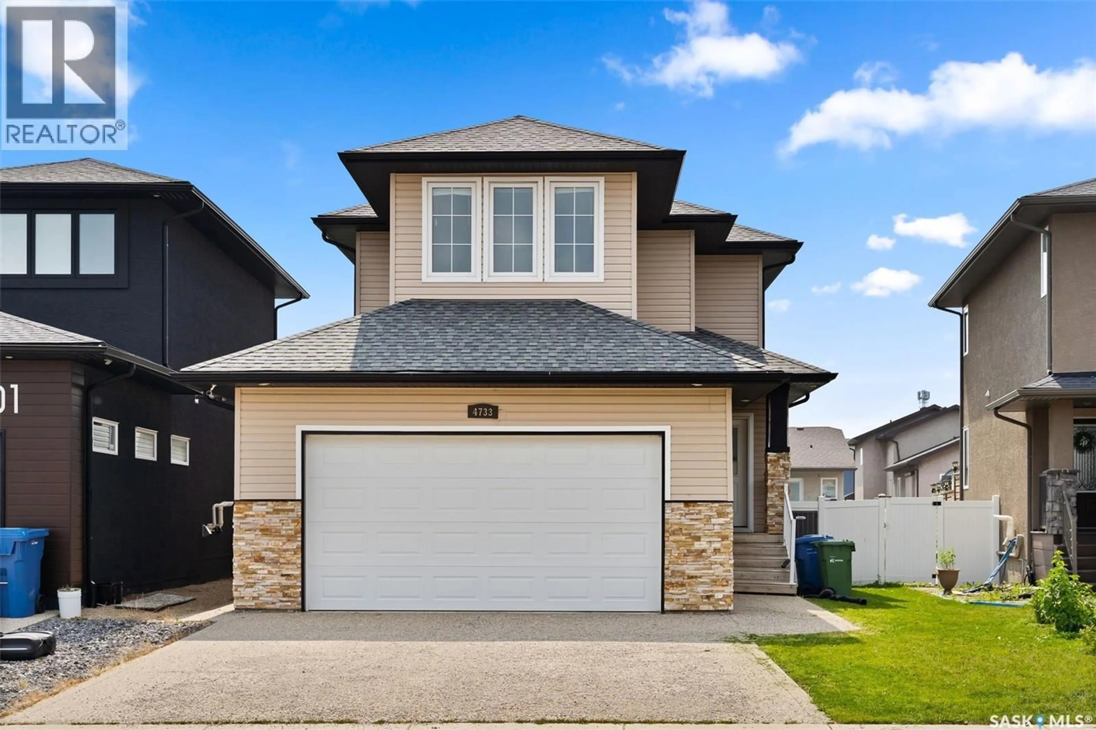 Home with vinyl exterior material, street for 4733 GREEN VIEW CRESCENT, Regina Saskatchewan S4V3L2