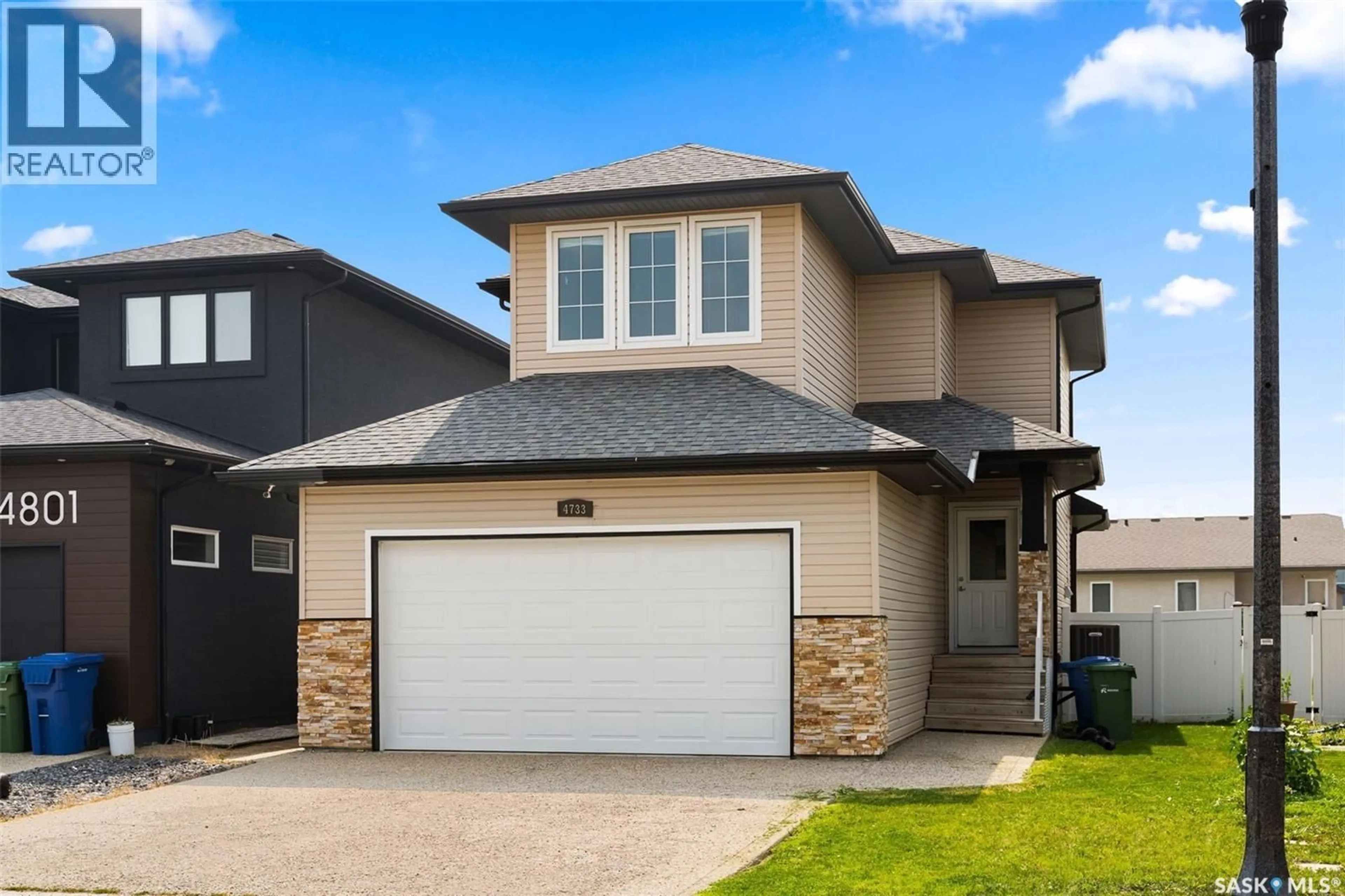 Home with vinyl exterior material, street for 4733 GREEN VIEW CRESCENT, Regina Saskatchewan S4V3L2