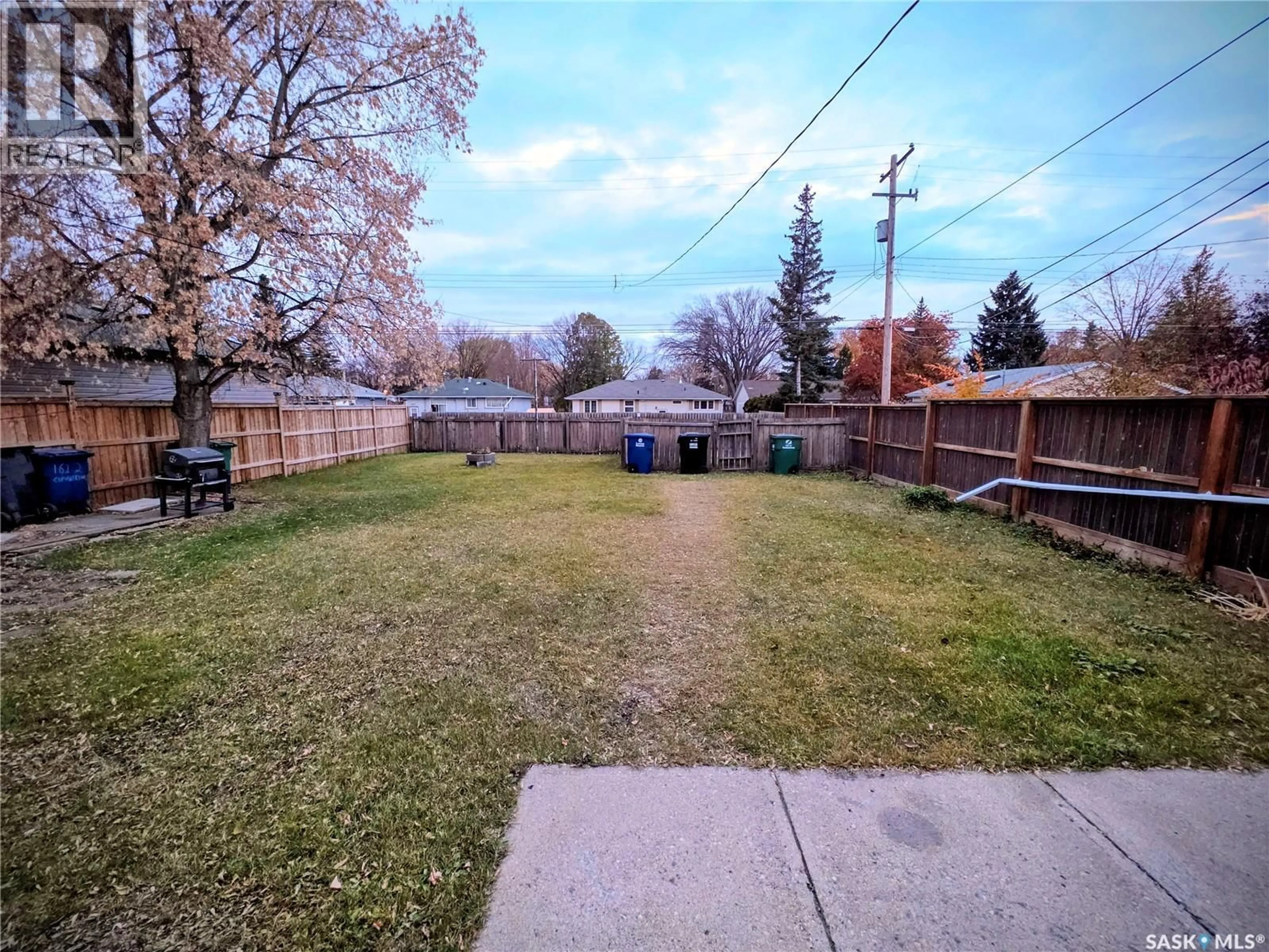 A pic from outside/outdoor area/front of a property/back of a property/a pic from drone, street for 1622 CUMBERLAND AVENUE, Saskatoon Saskatchewan S7H2M5