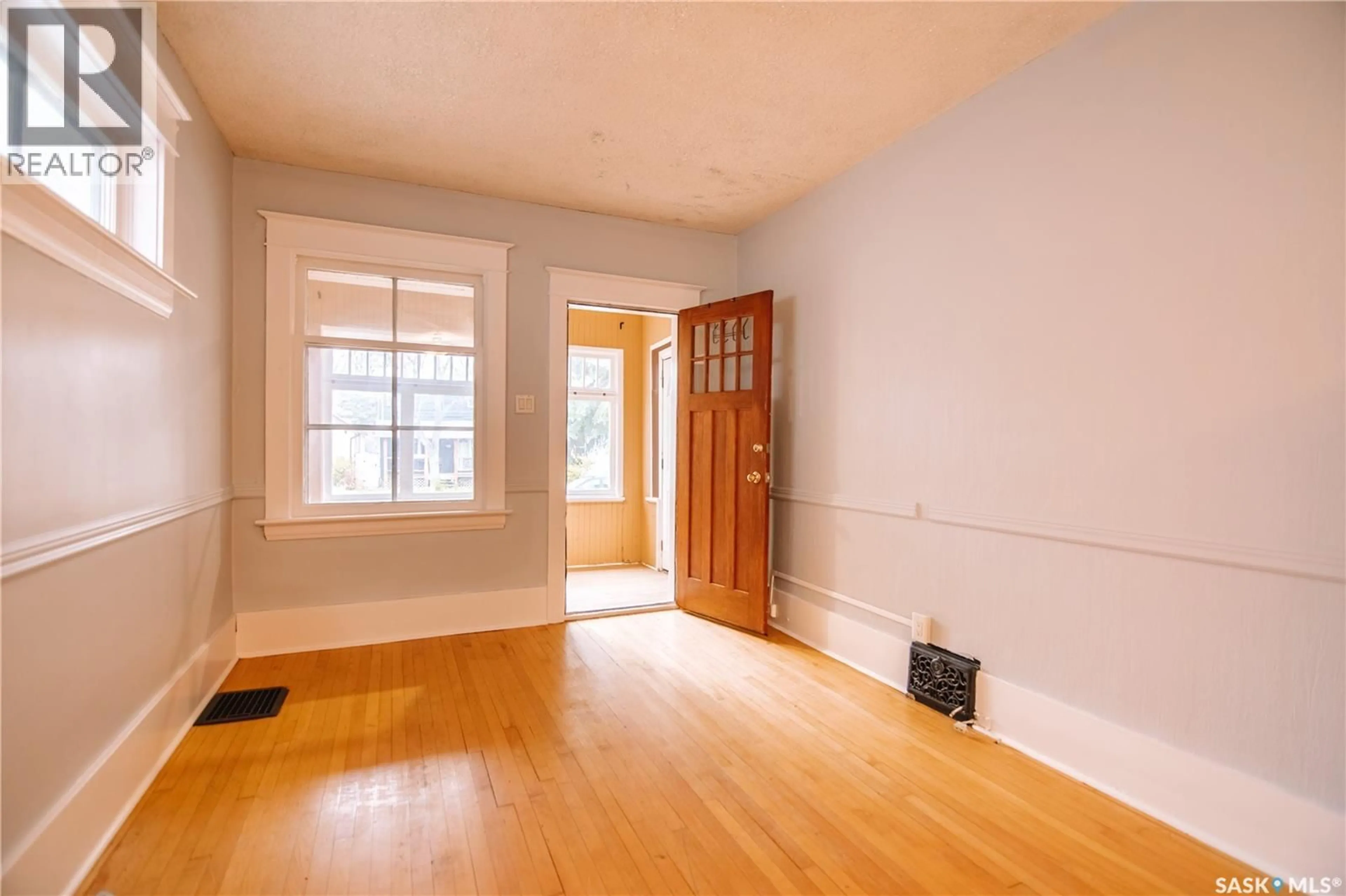 A pic of a room for 2061 QUEEN STREET, Regina Saskatchewan S4T4C2