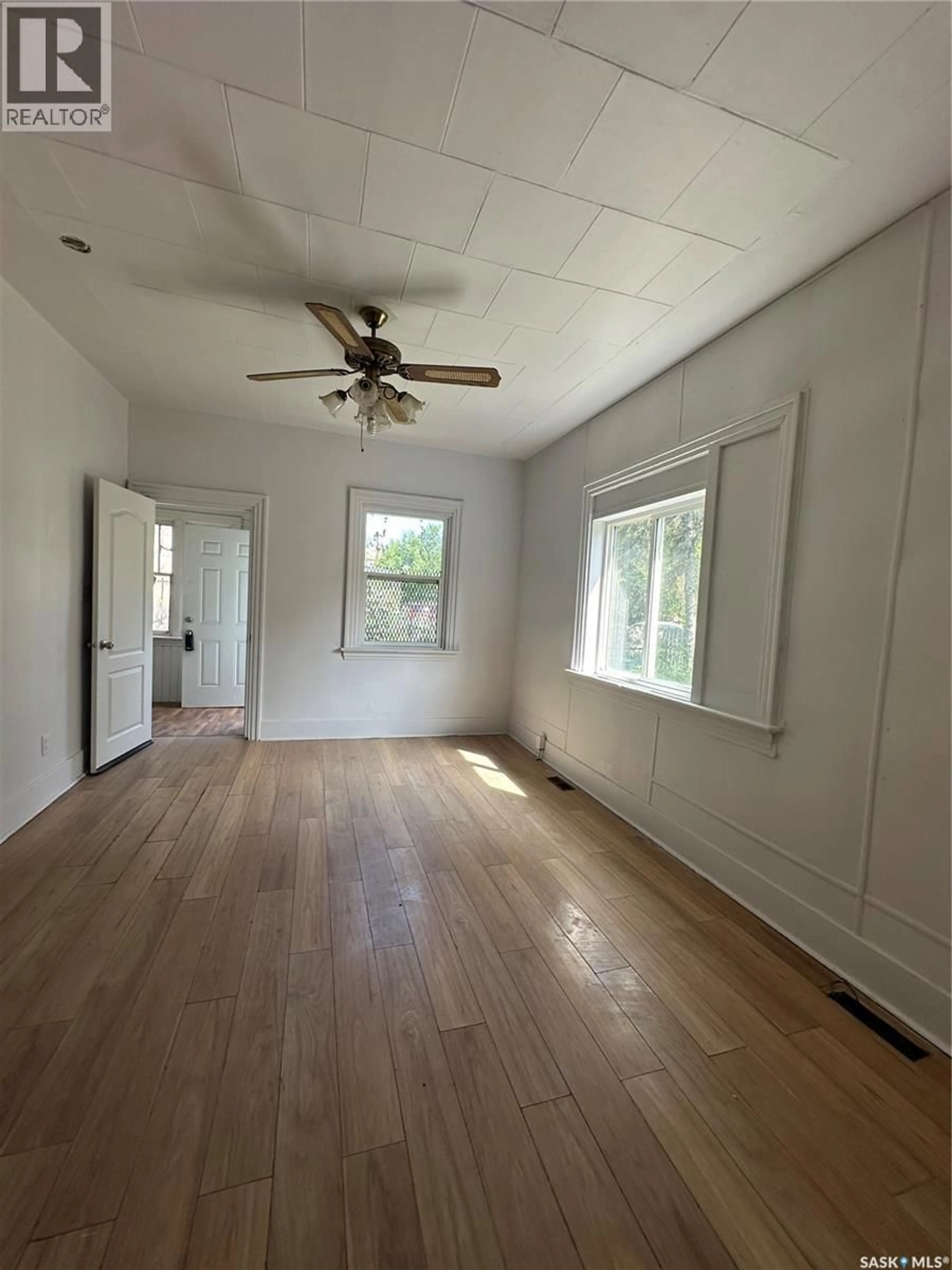 A pic of a room for 127 S AVENUE S, Saskatoon Saskatchewan S7M2Z7