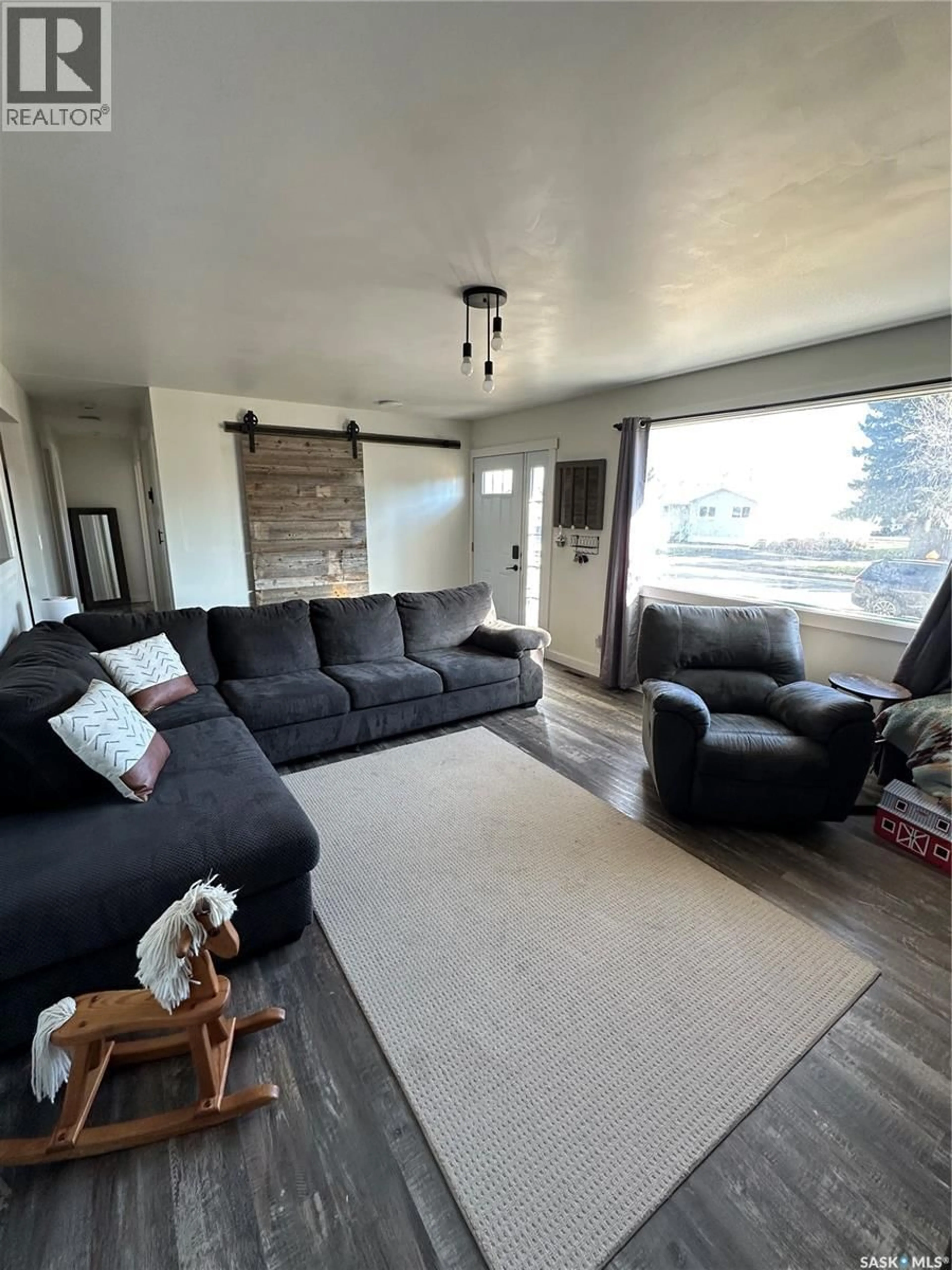 Living room with furniture, unknown for 8368 HOWARD AVENUE, Gull Lake Saskatchewan S0N1A0