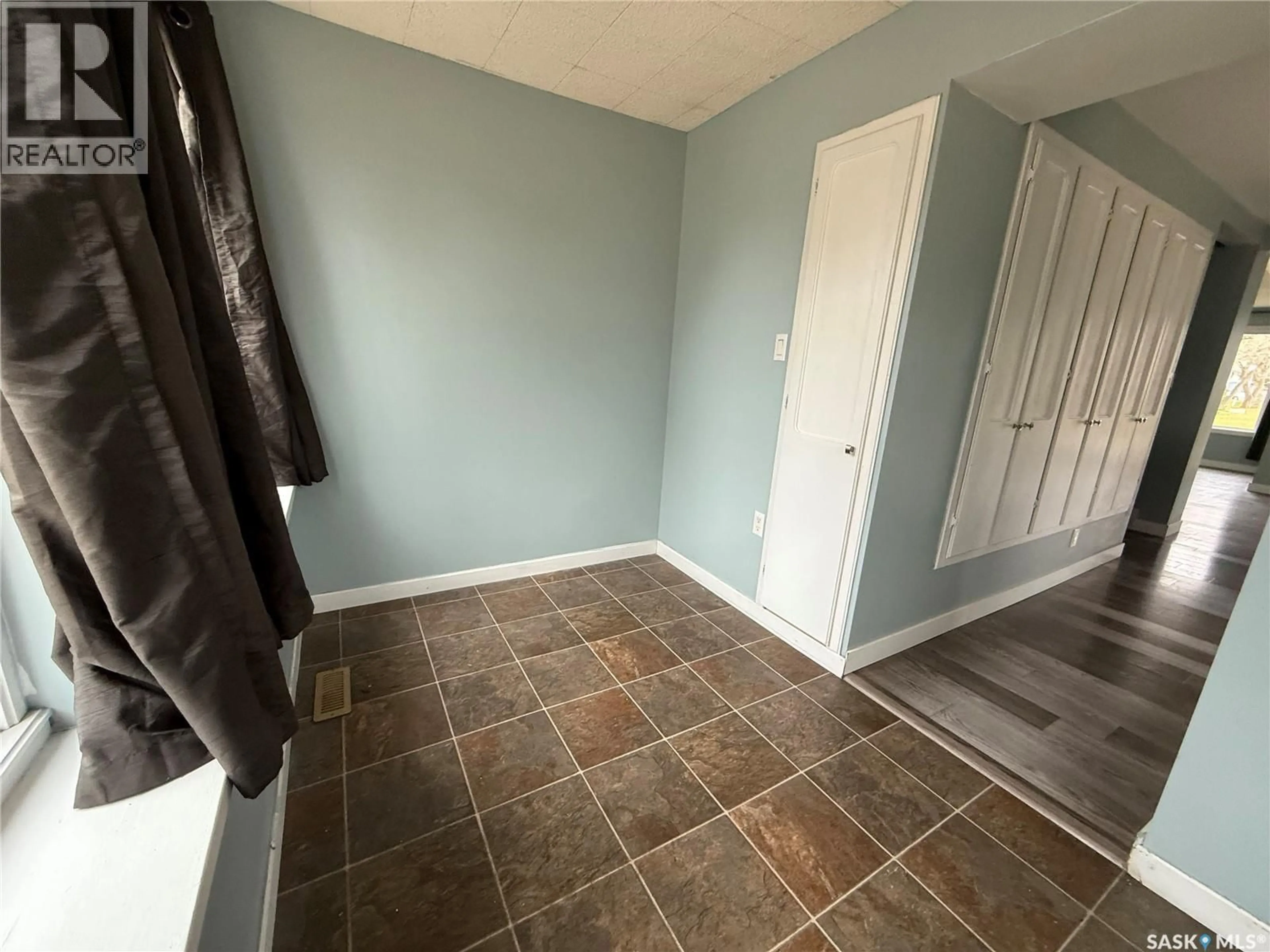 A pic of a room for 426 6TH STREET, Weyburn Saskatchewan S4H1B6