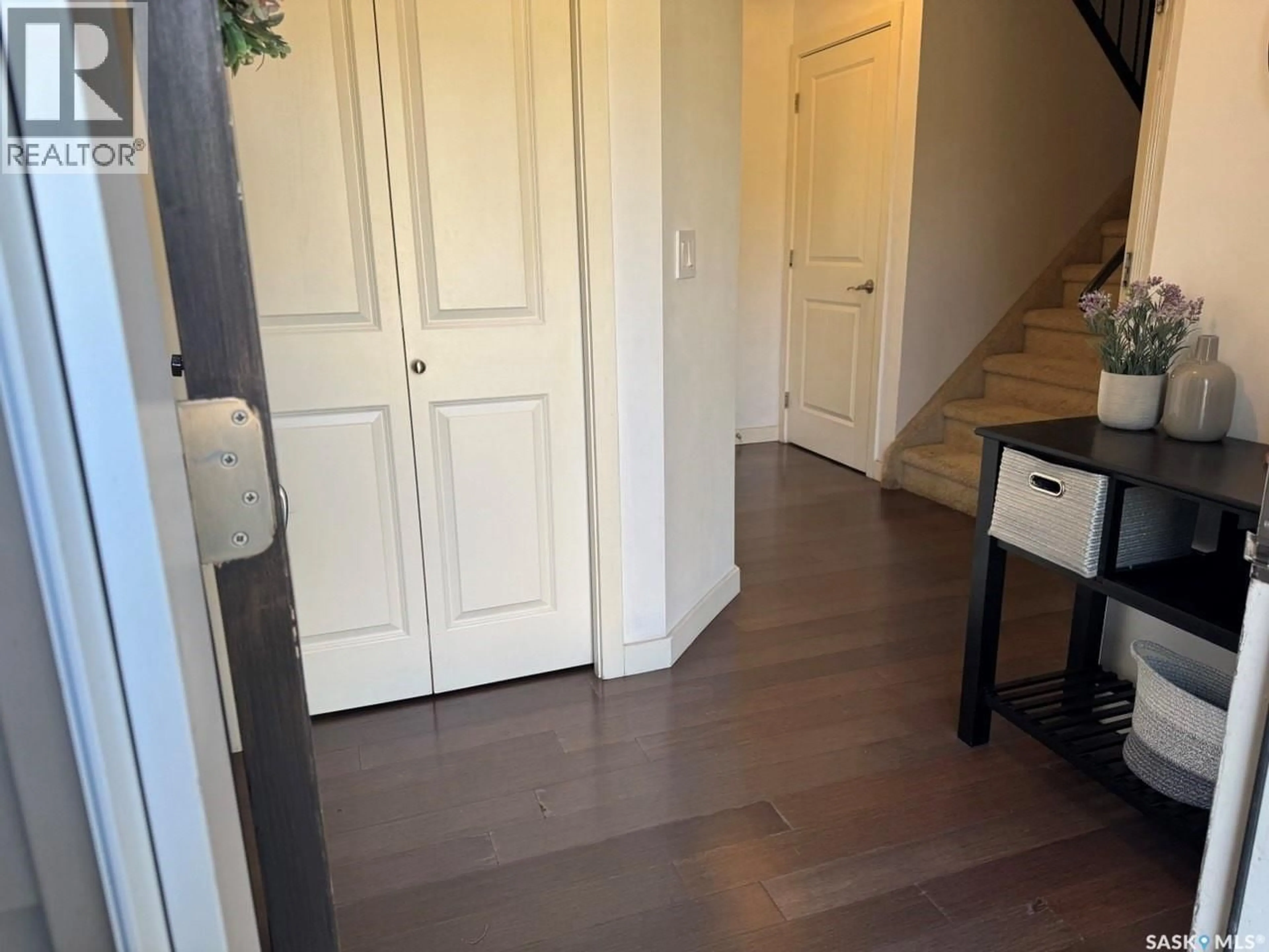Indoor entryway for 106 - 410 LEDINGHAM WAY, Saskatoon Saskatchewan S7V0C4