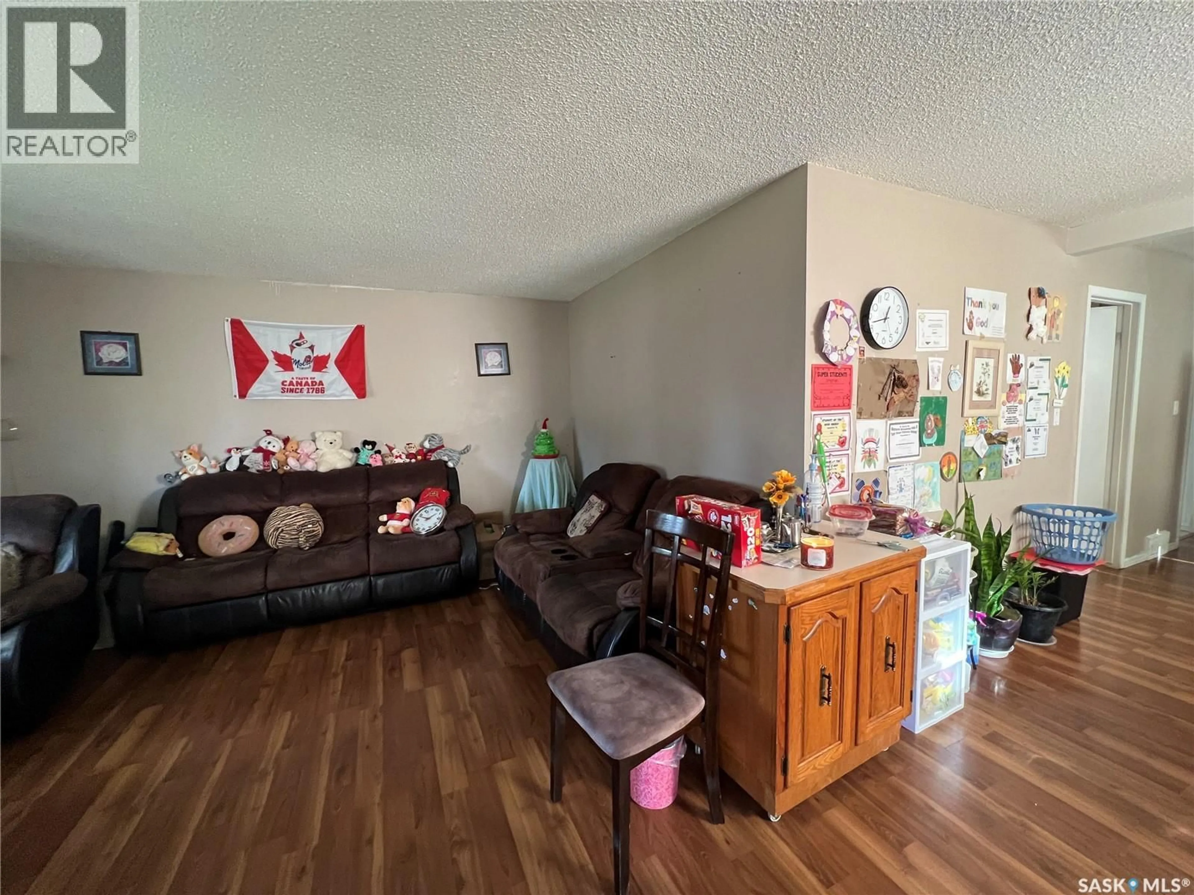 A pic of a room for 405 YORK STREET, Regina Saskatchewan S4R4W7