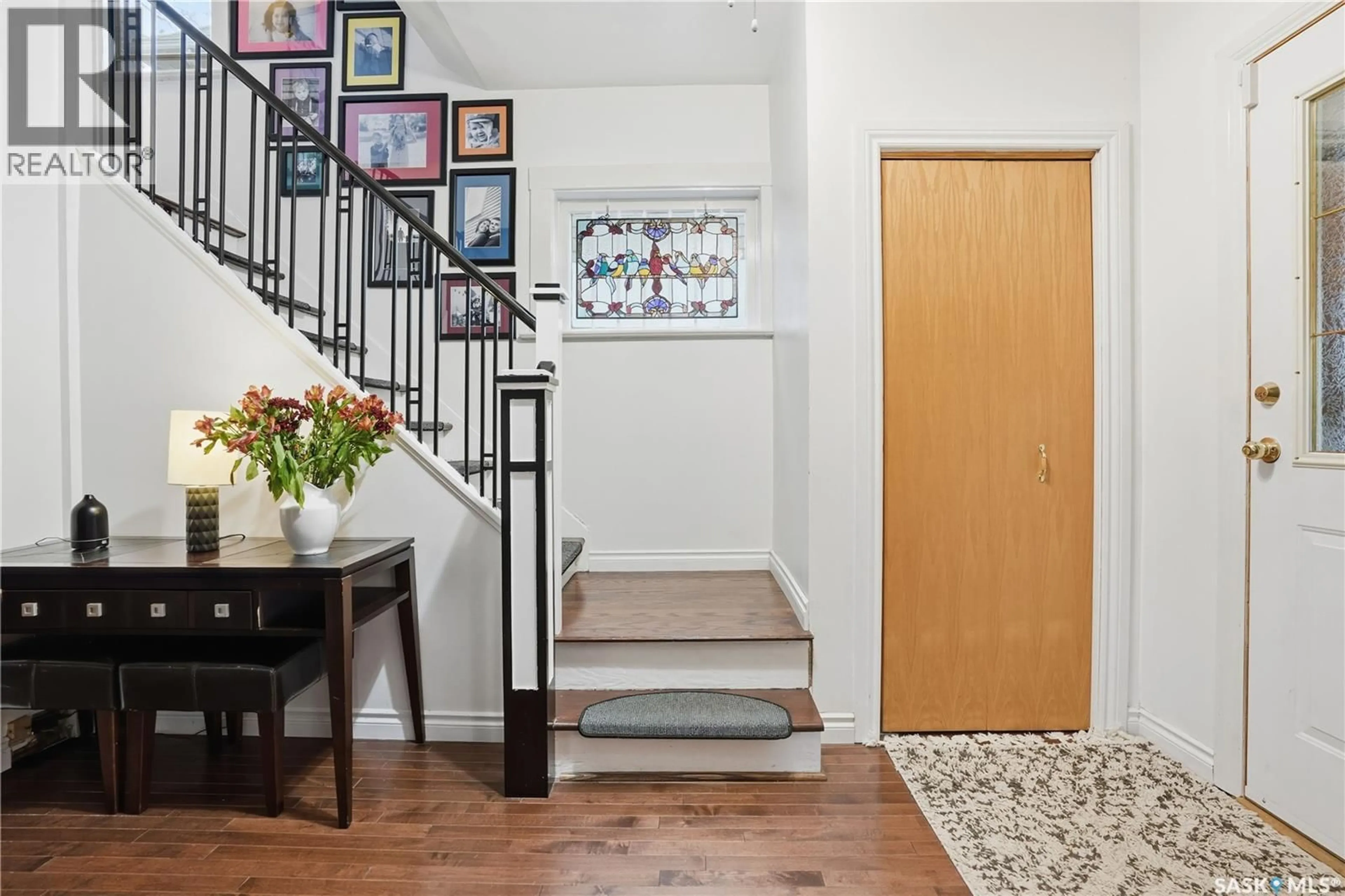 Indoor entryway for 2656 GARNET STREET, Regina Saskatchewan S4T3A7