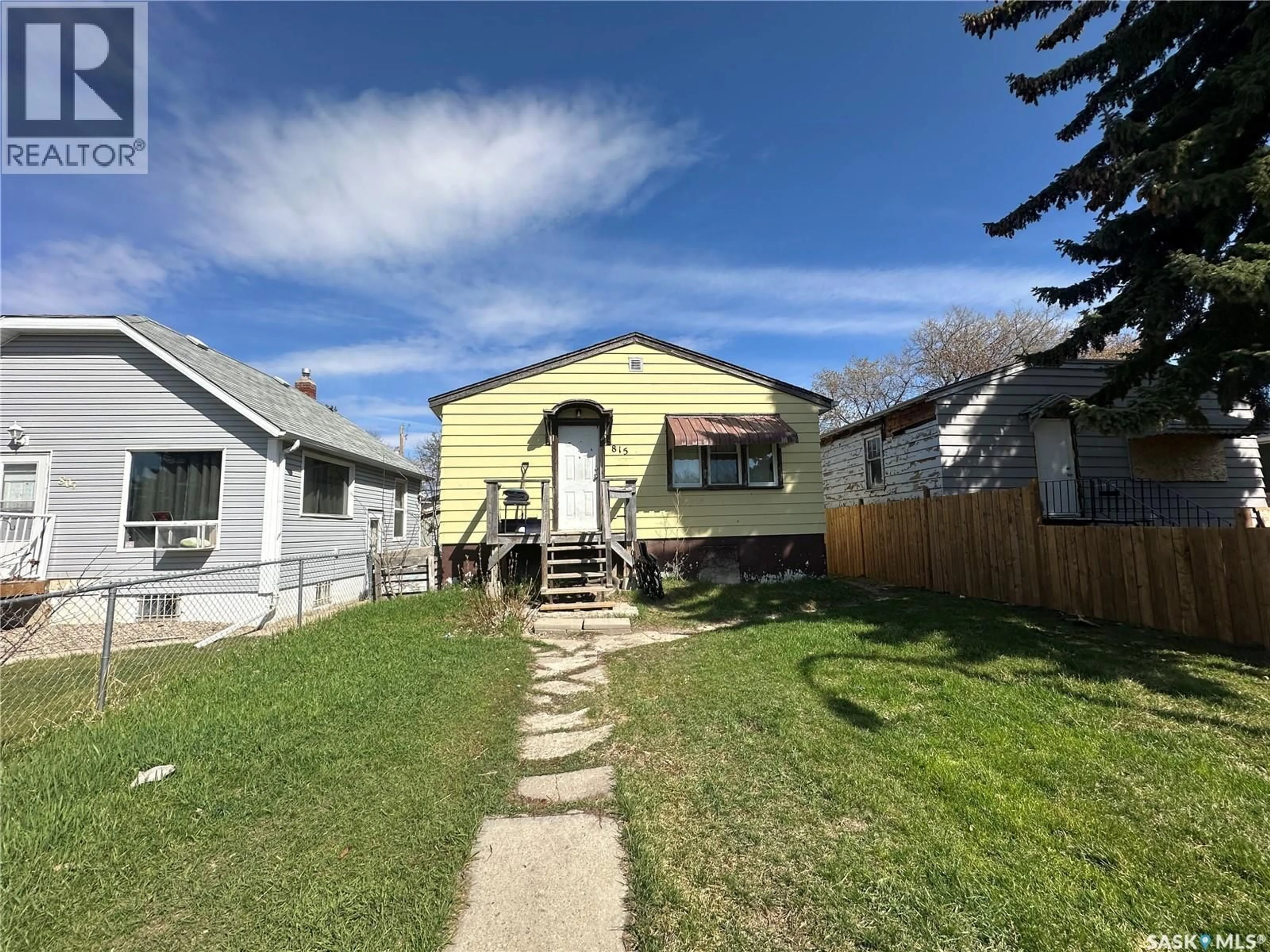 Unknown for 815 ROBINSON STREET, Regina Saskatchewan S4T2M4