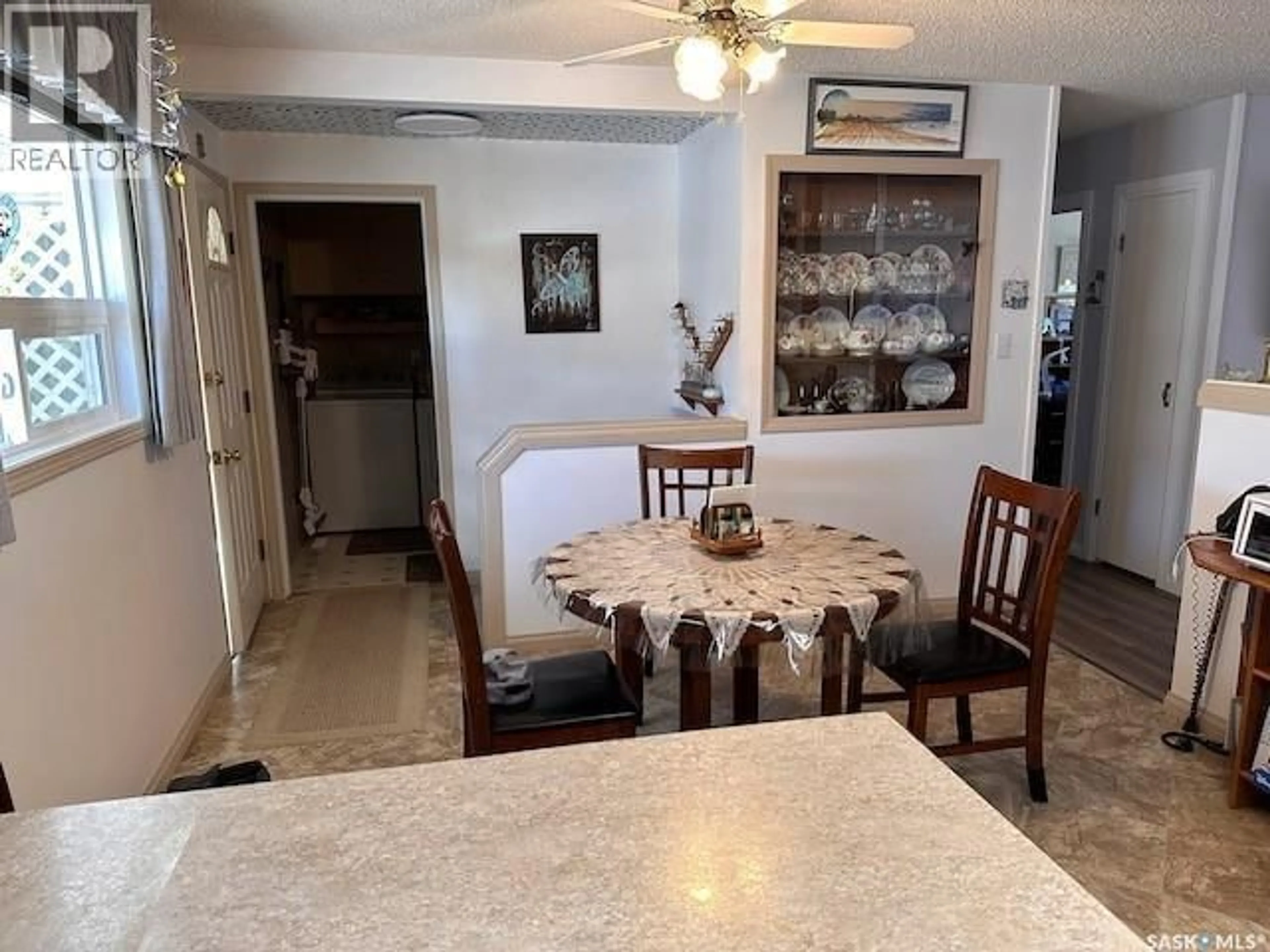 Dining room, ceramic/tile floor for 240 8TH AVENUE, Swift Current Saskatchewan S9H0Z8