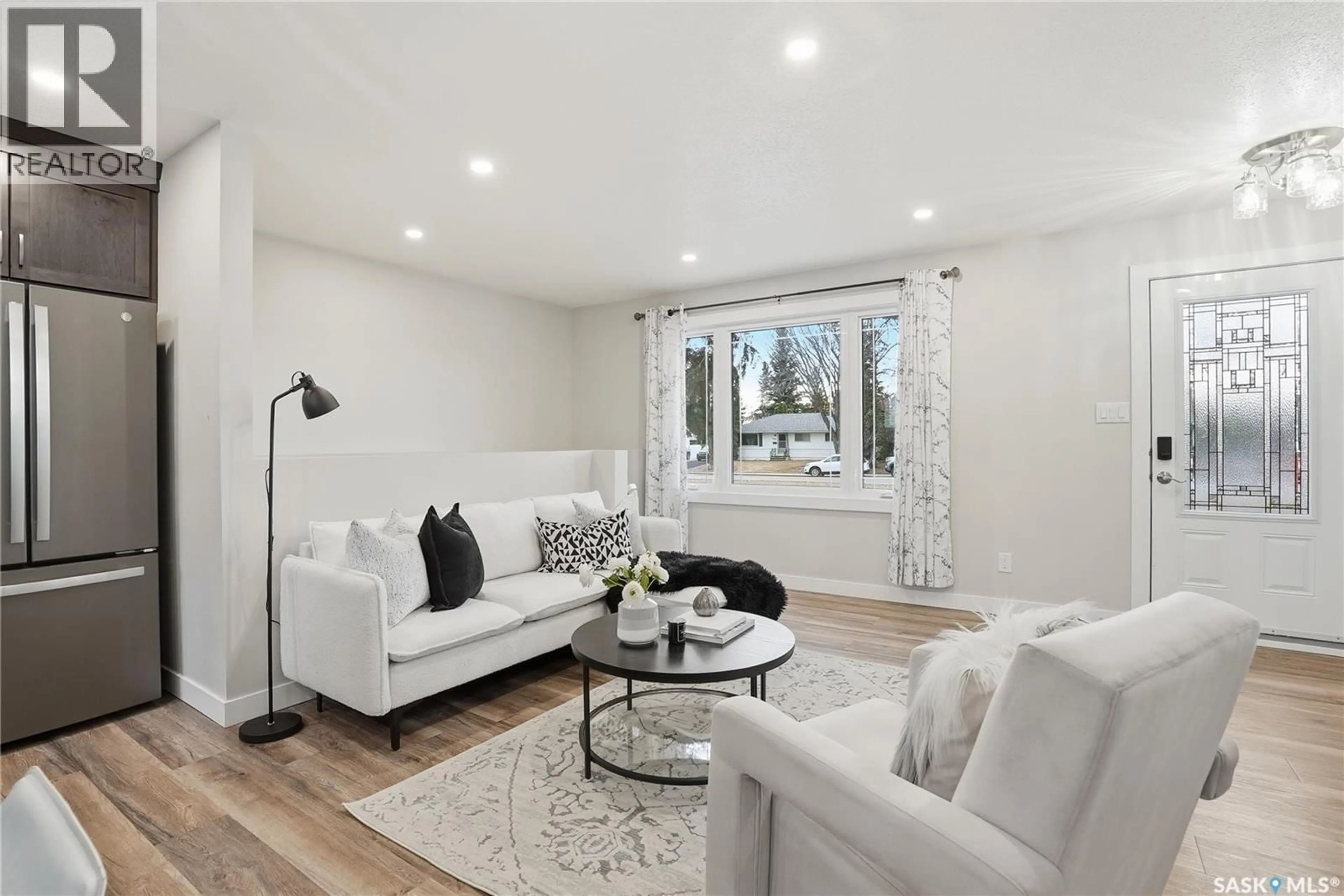 Living room with furniture, unknown for 2609 CUMBERLAND AVENUE, Saskatoon Saskatchewan S7J2A3