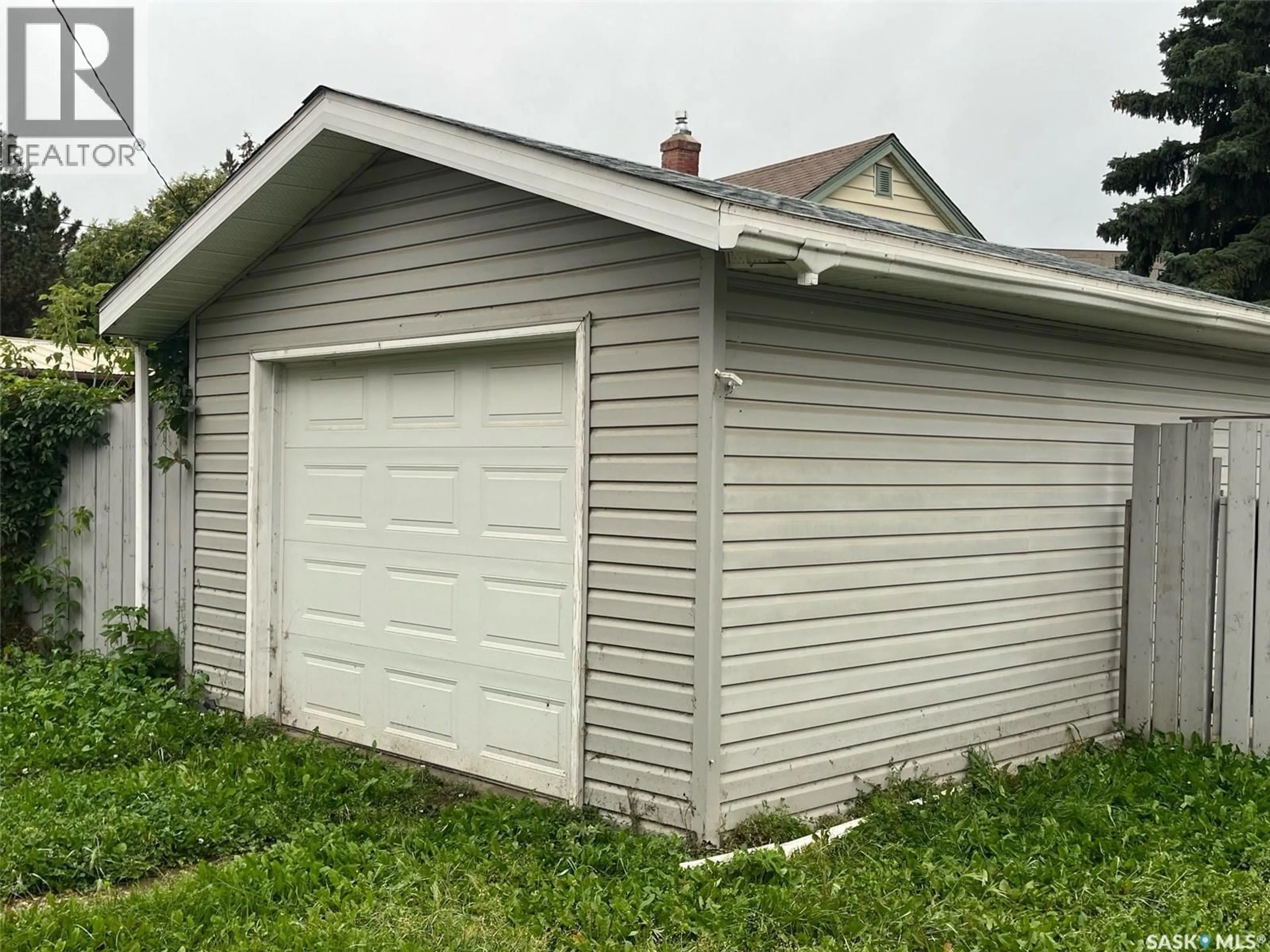 Shed for 178 6TH STREET, Prince Albert Saskatchewan S6V0M8