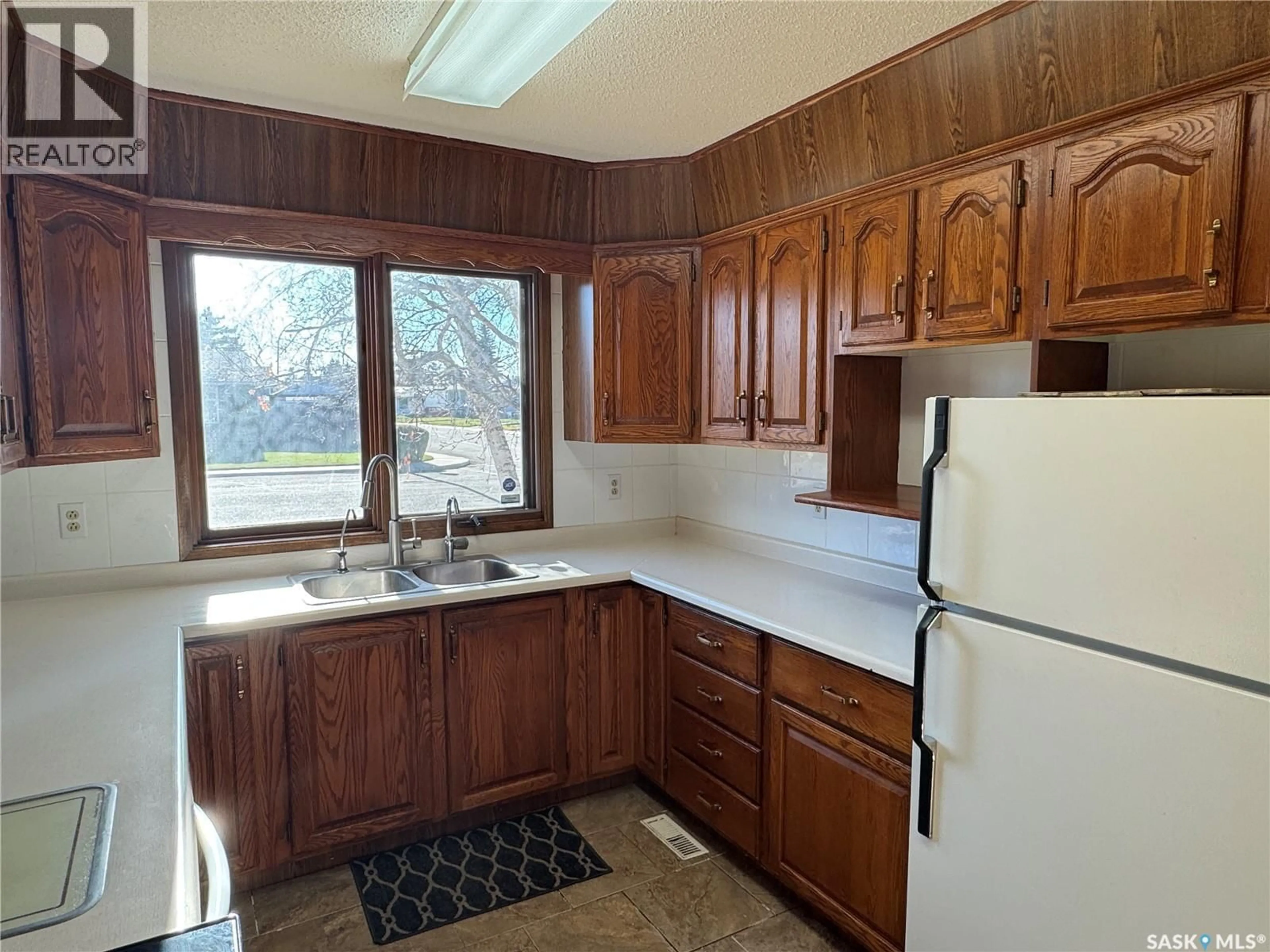 Standard kitchen, unknown for 609 7TH AVENUE, Biggar Saskatchewan S0K0M0