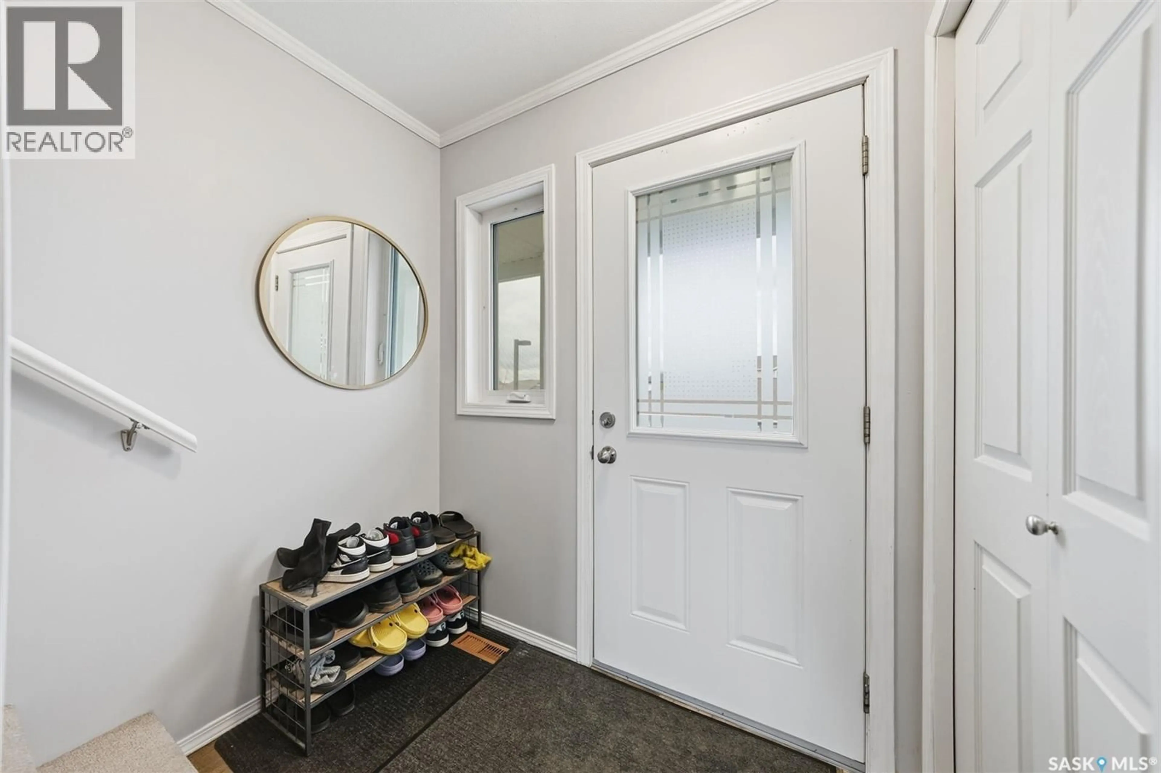 Indoor entryway for 108 275 PRINGLE LANE, Saskatoon Saskatchewan S7T0T5